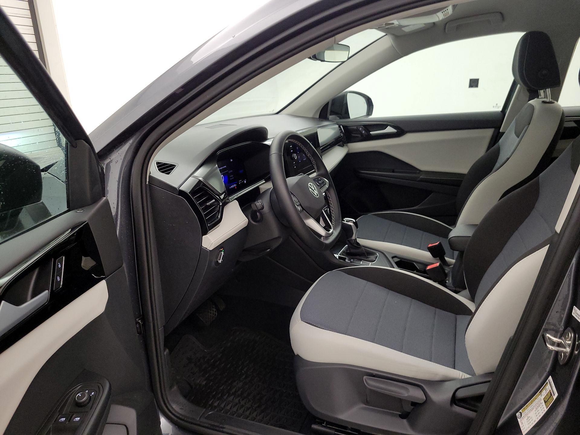 Thumbnail: 2025 Volkswagen Taos - 11