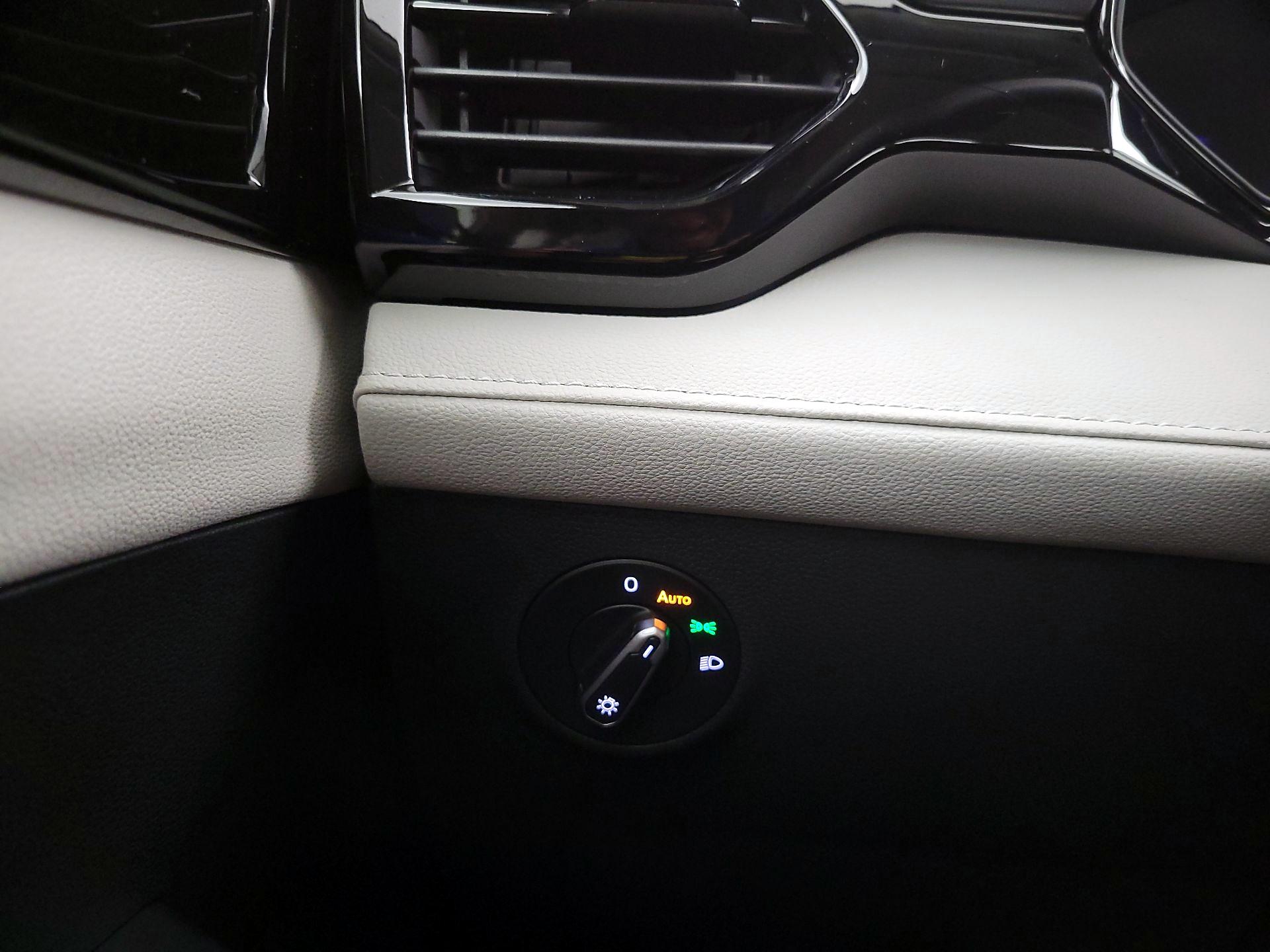 Thumbnail: 2025 Volkswagen Taos - 13