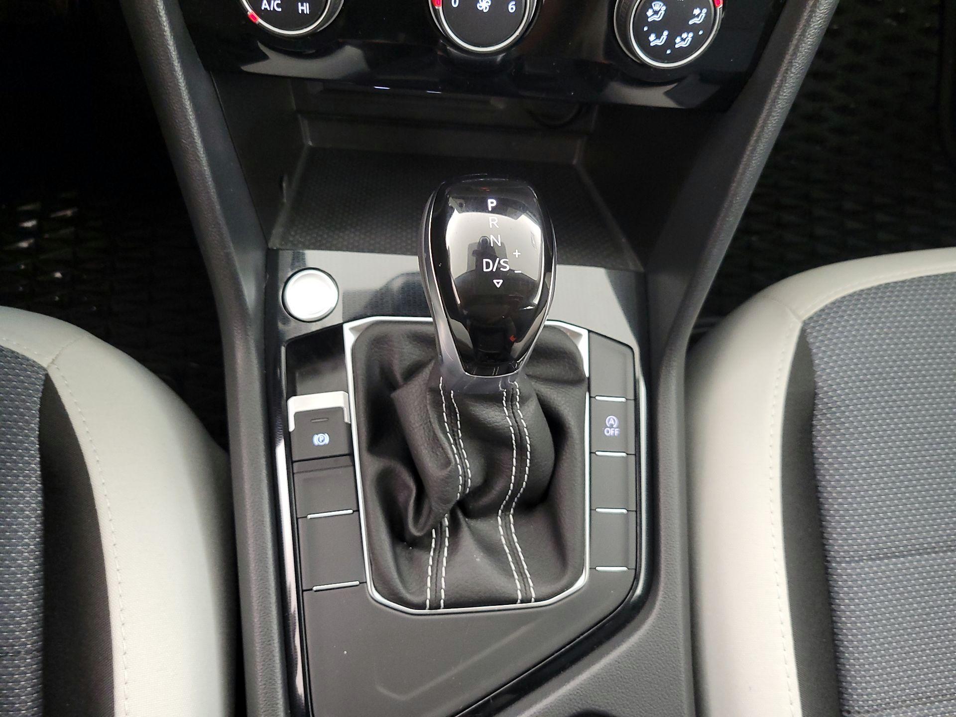 Thumbnail: 2025 Volkswagen Taos - 17