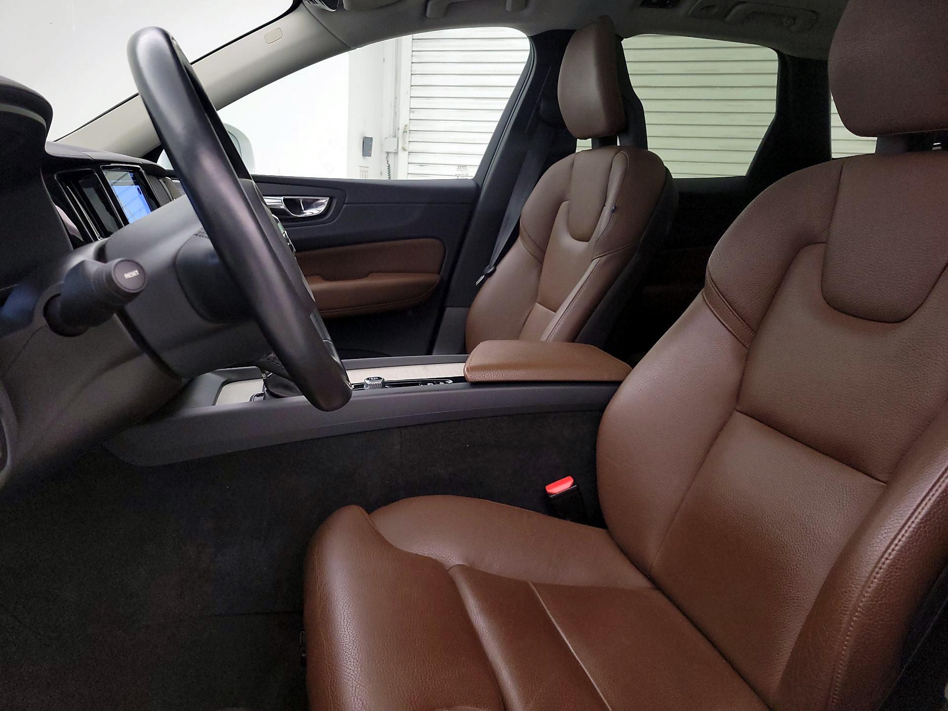 Thumbnail: 2018 Volvo XC60 - 11