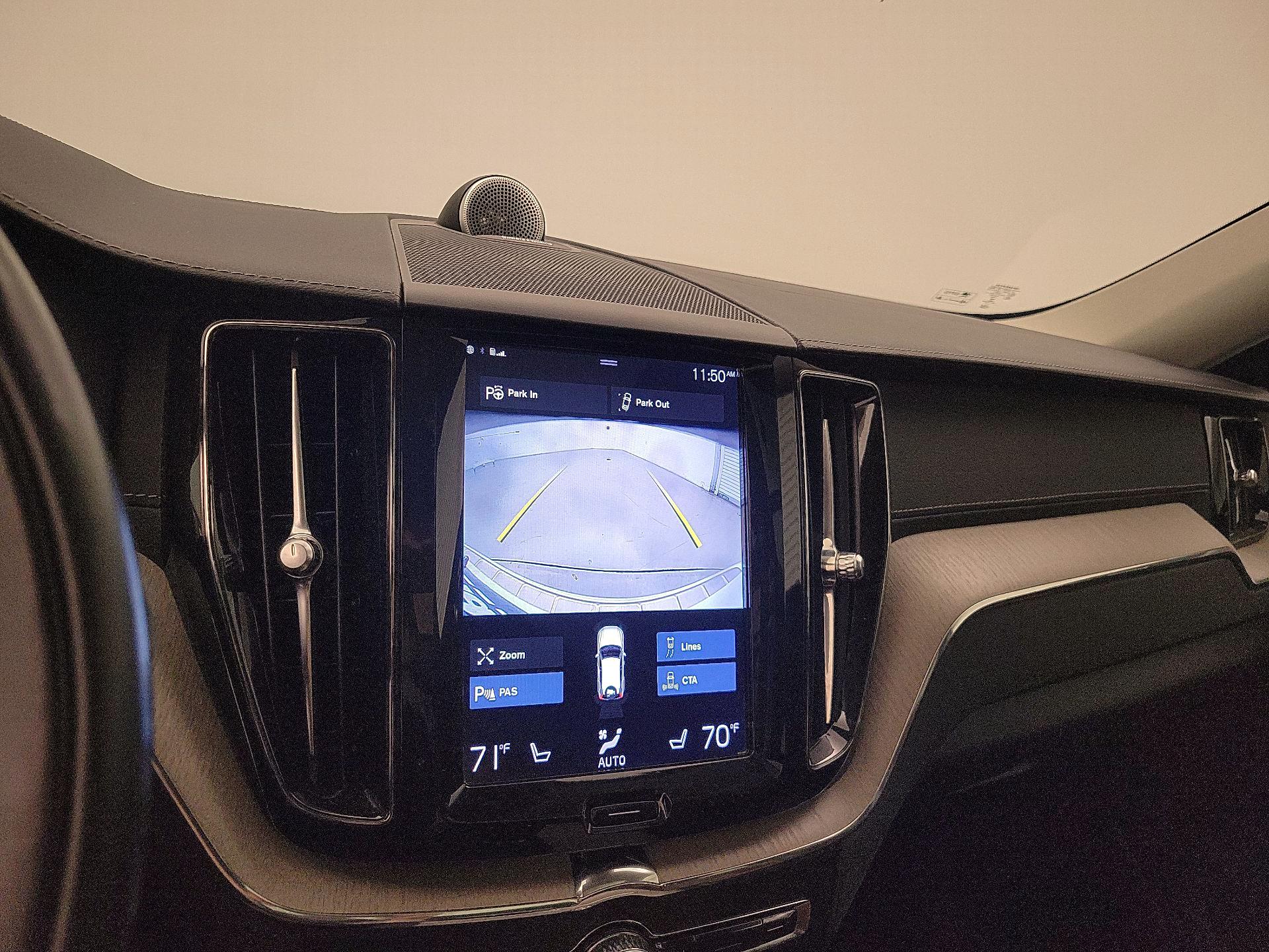 Thumbnail: 2018 Volvo XC60 - 15