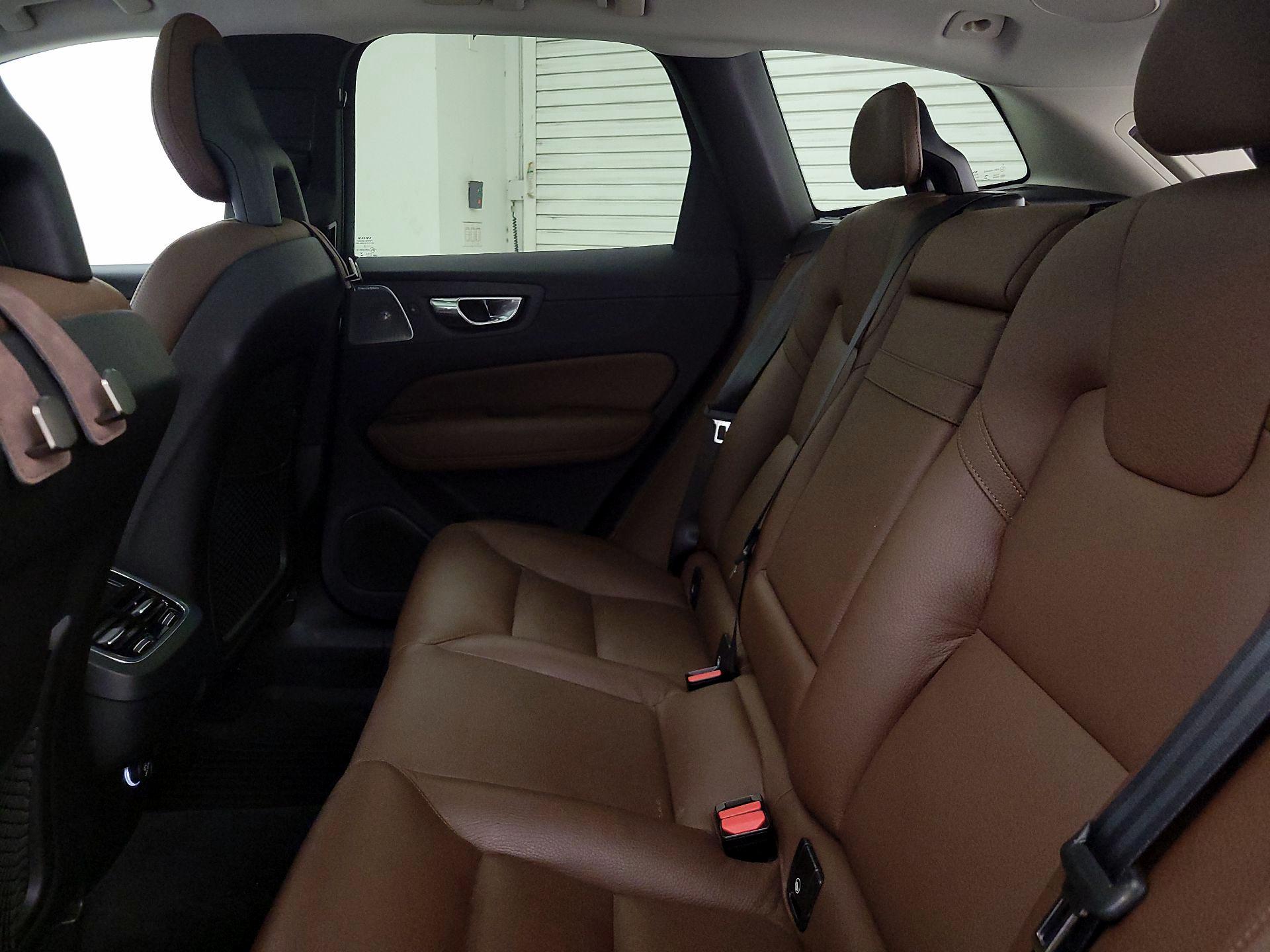 Thumbnail: 2018 Volvo XC60 - 20