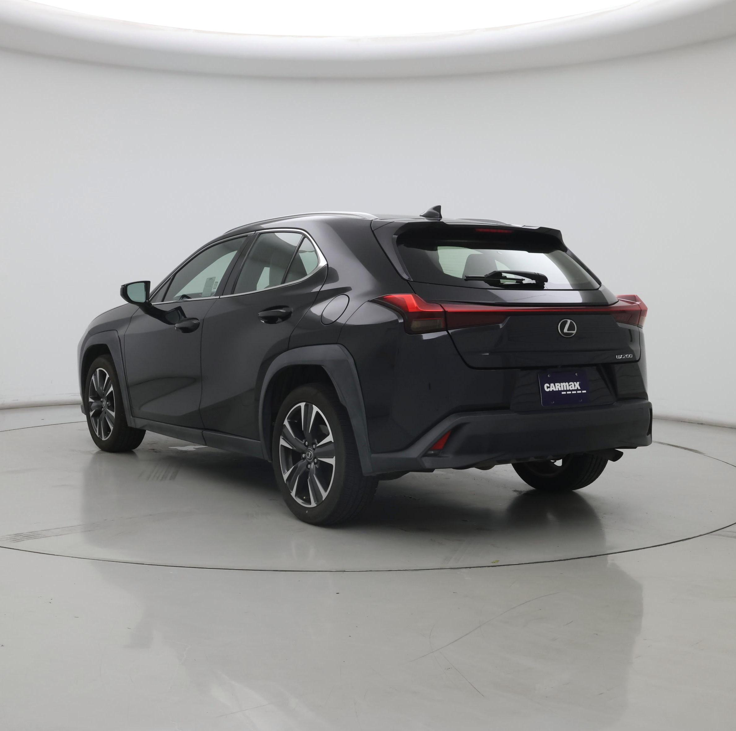 Thumbnail: 2019 Lexus UX - 2