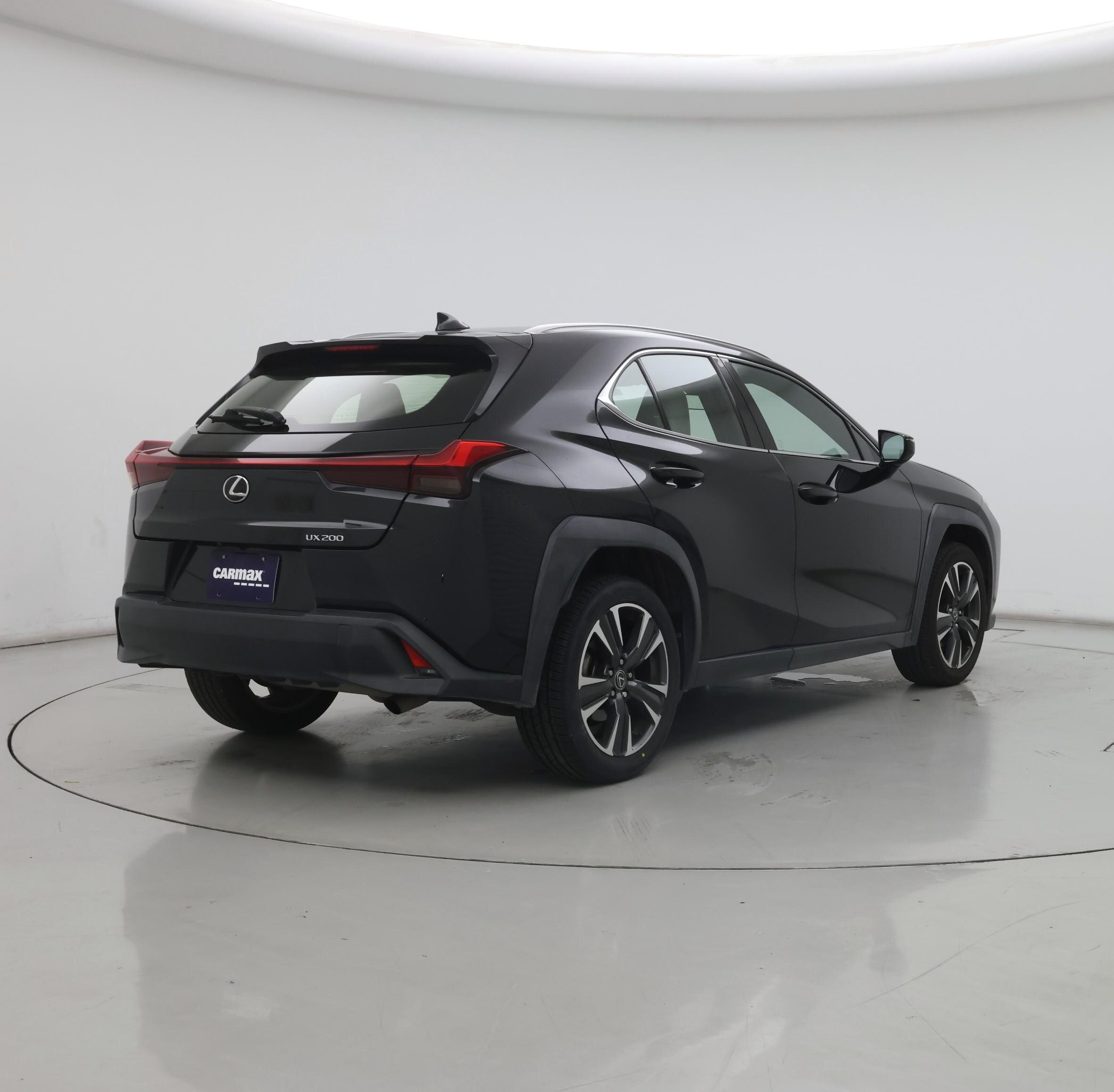 Thumbnail: 2019 Lexus UX - 8