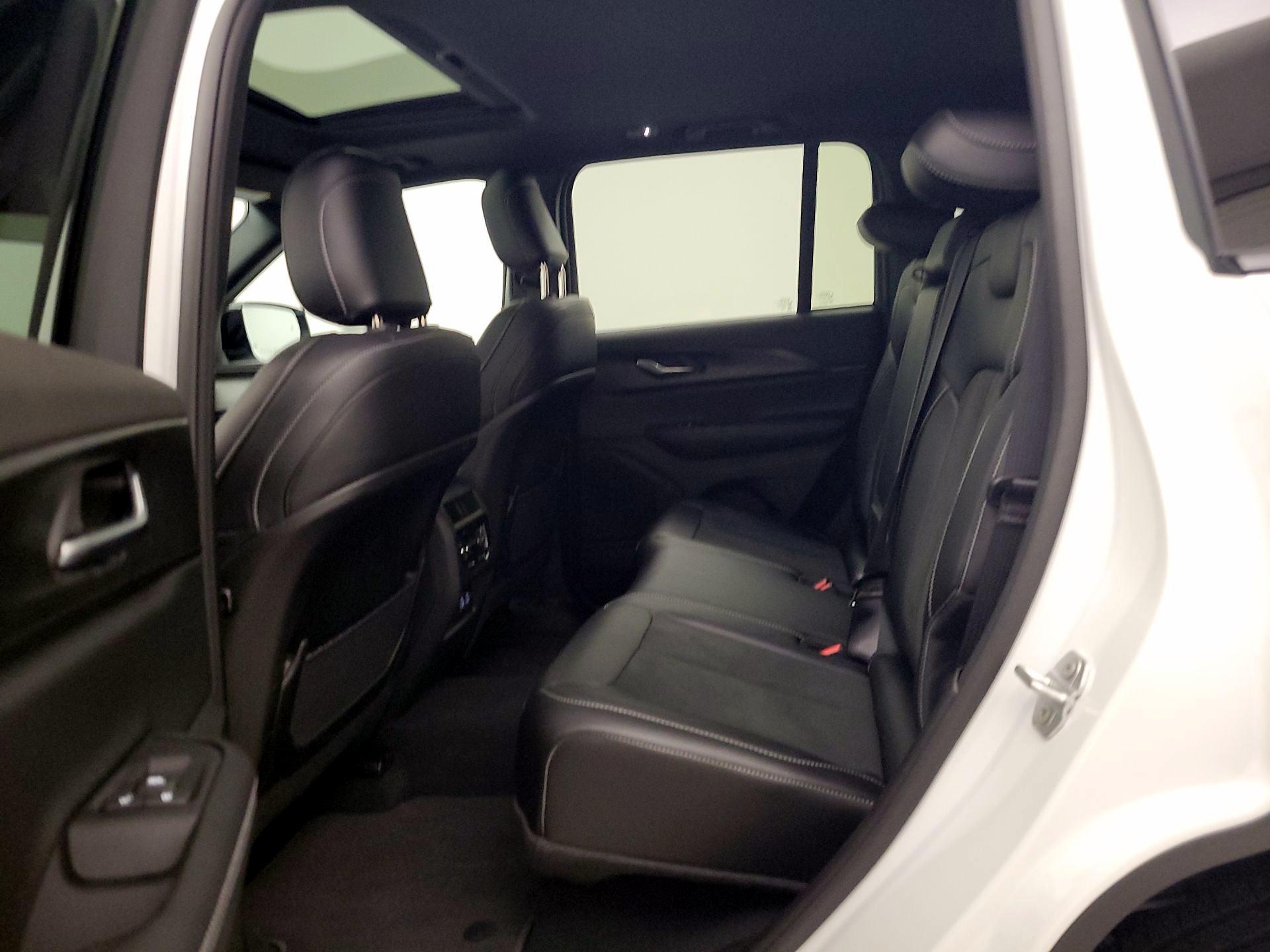 Thumbnail: 2025 Jeep Grand Cherokee - 20