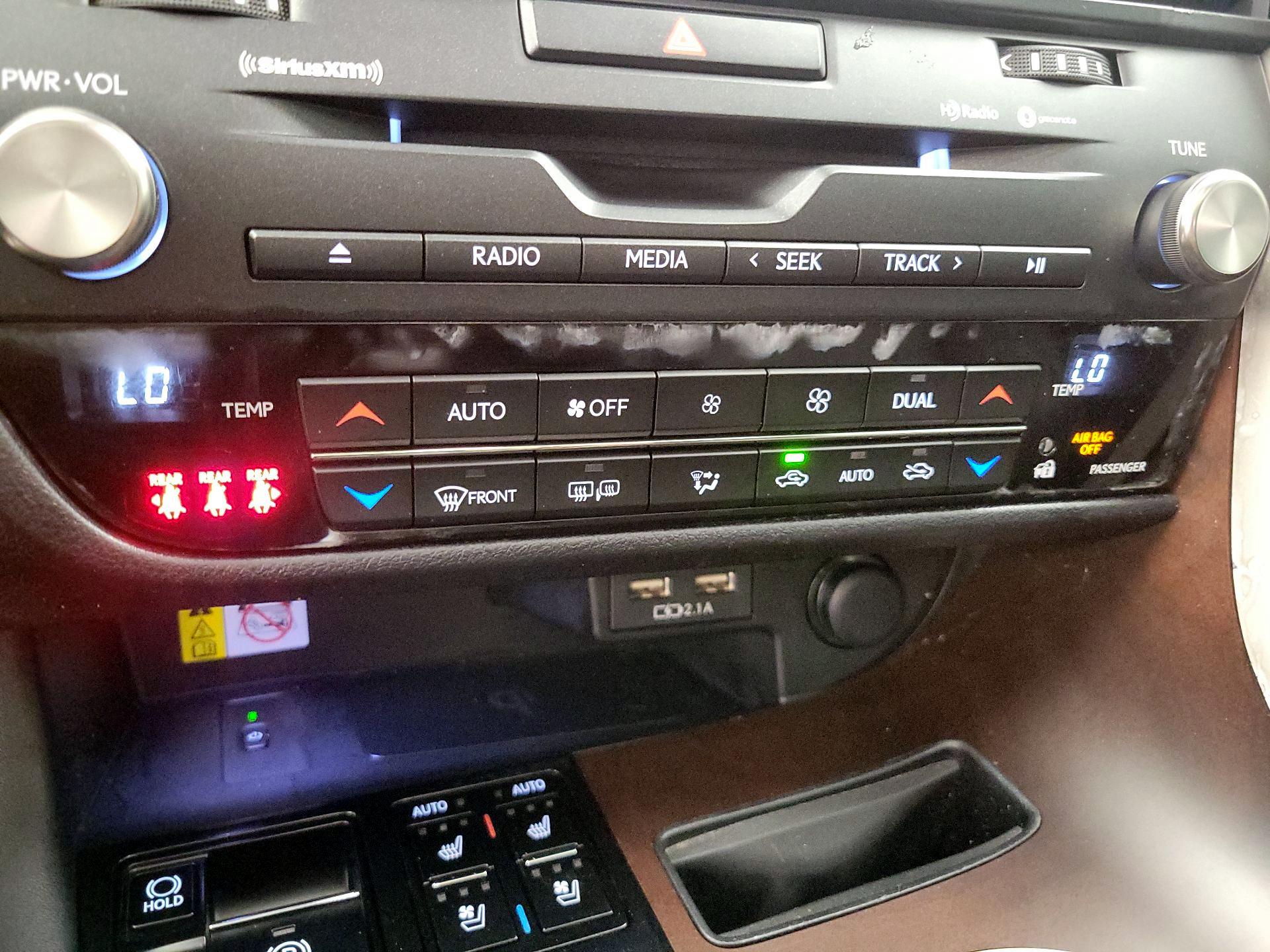 Thumbnail: 2021 Lexus RX - 16