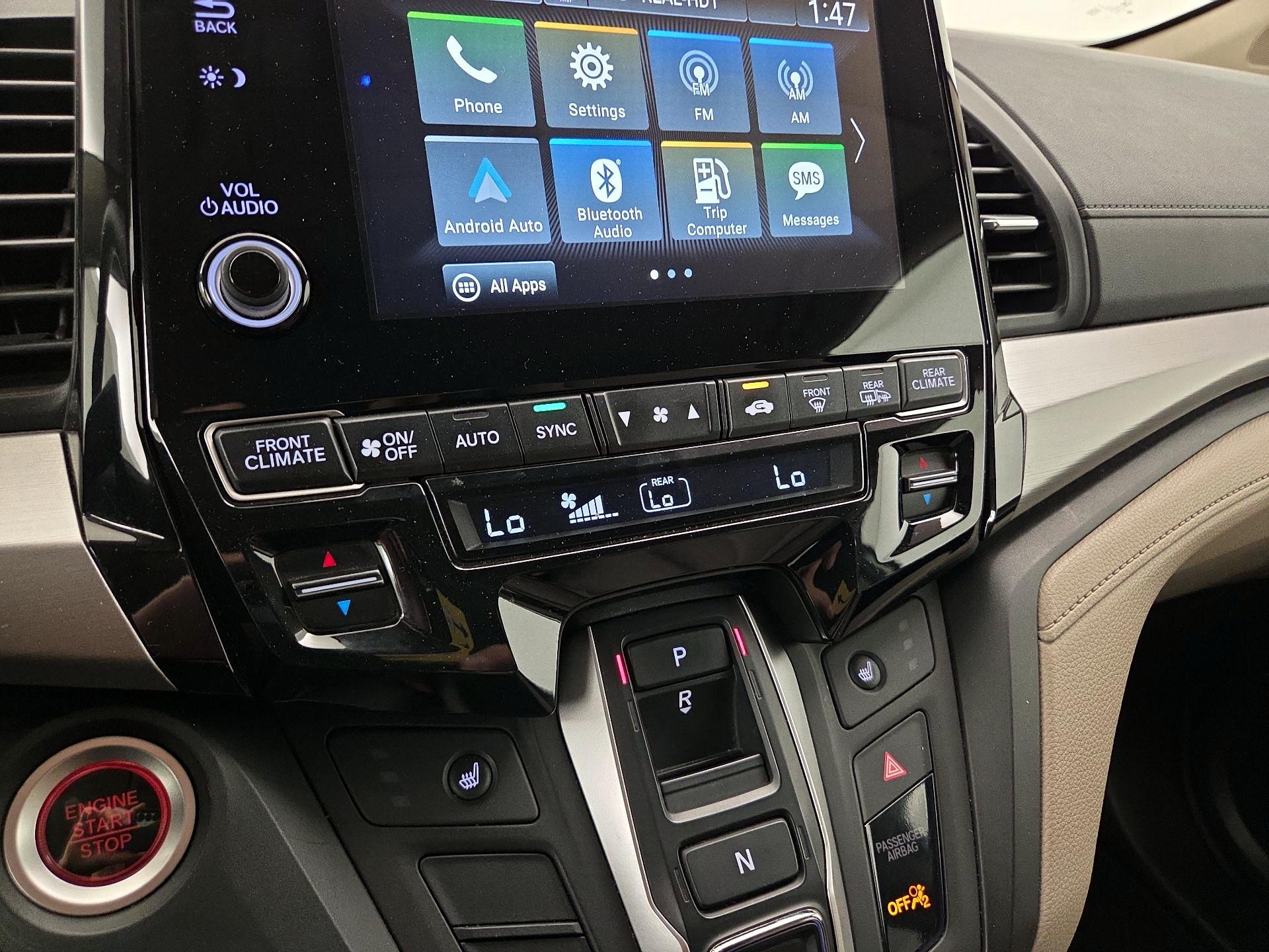 Thumbnail: 2019 Honda Odyssey - 16