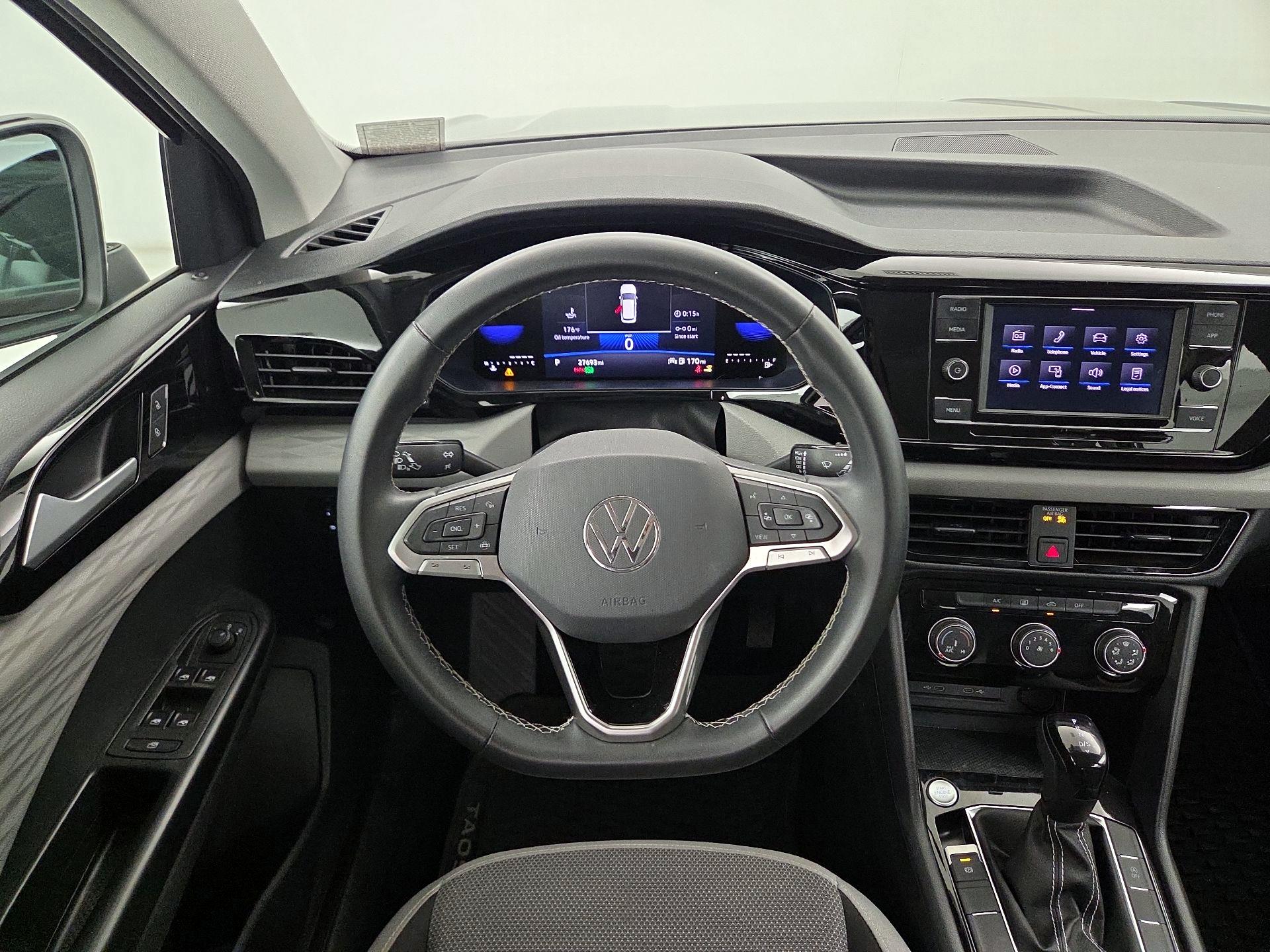 Thumbnail: 2023 Volkswagen Taos - 10
