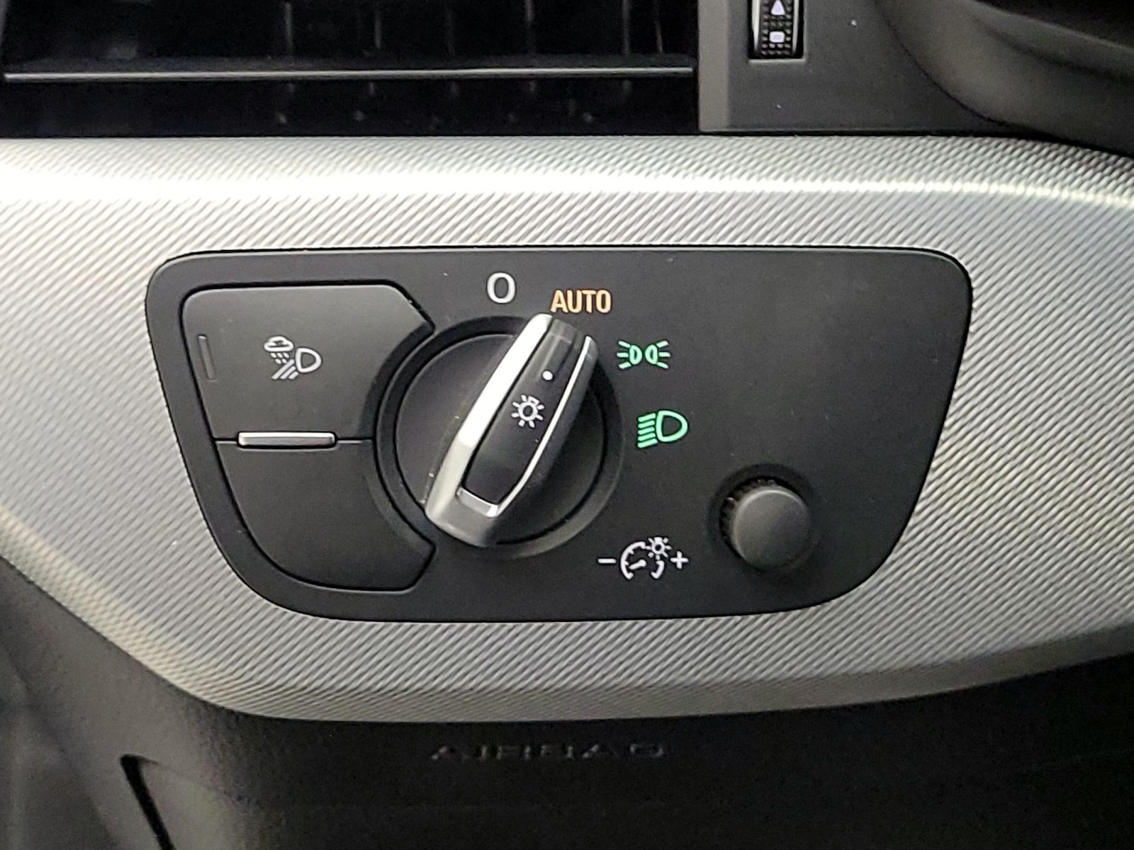 2019 Audi A4 Premium - Photo 12