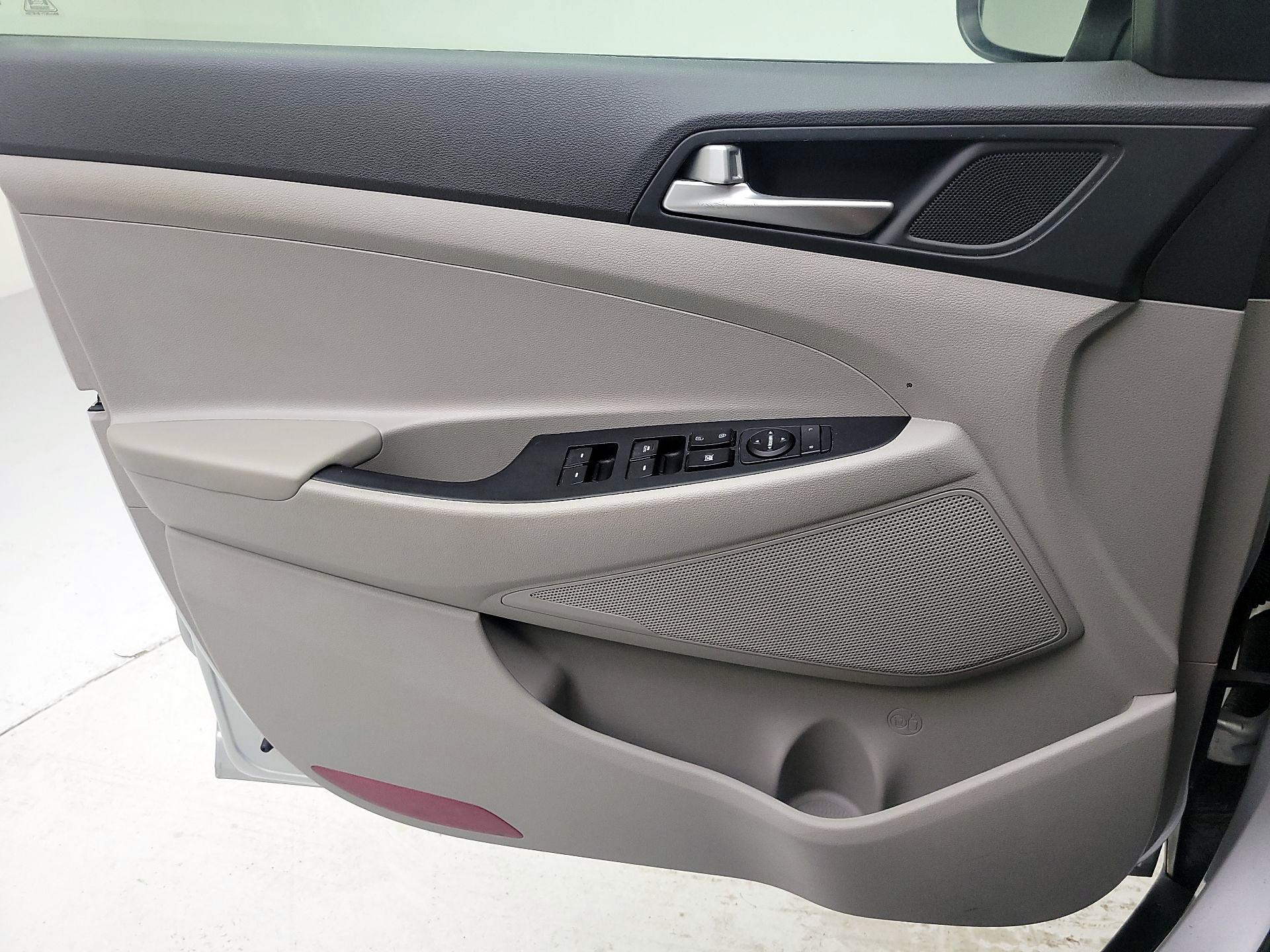 Thumbnail: 2019 Hyundai Tucson - 10