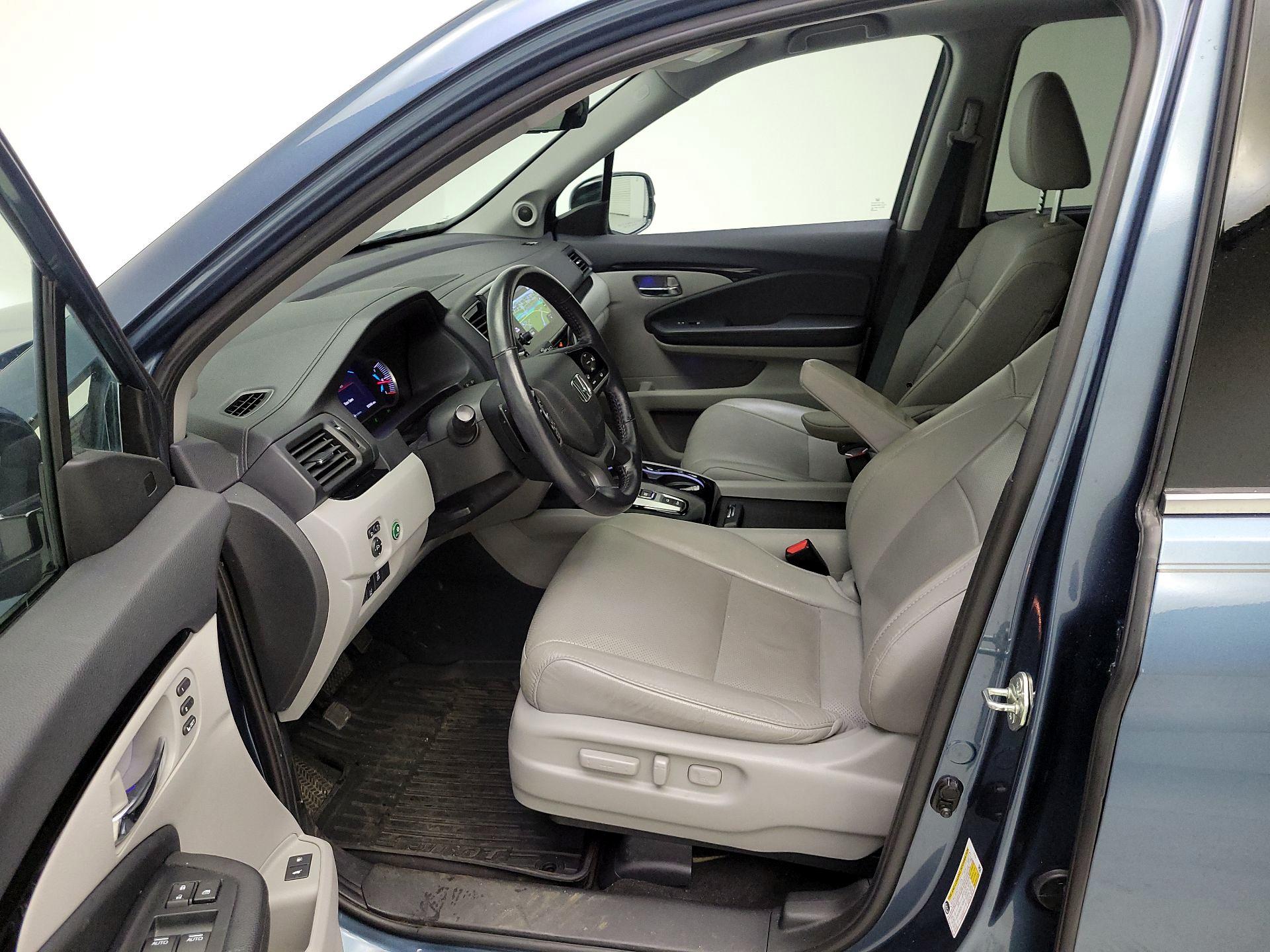 Thumbnail: 2020 Honda Pilot - 11