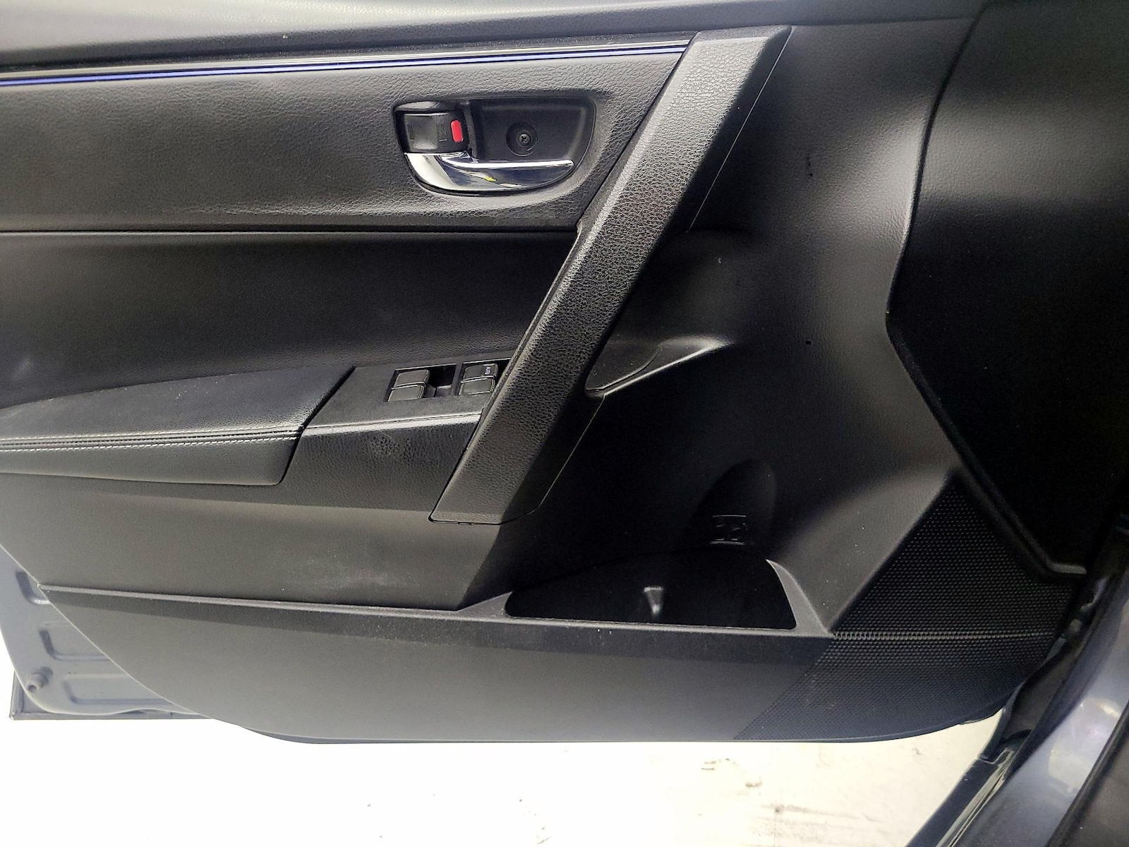 2018 Toyota Corolla SE - Photo 11