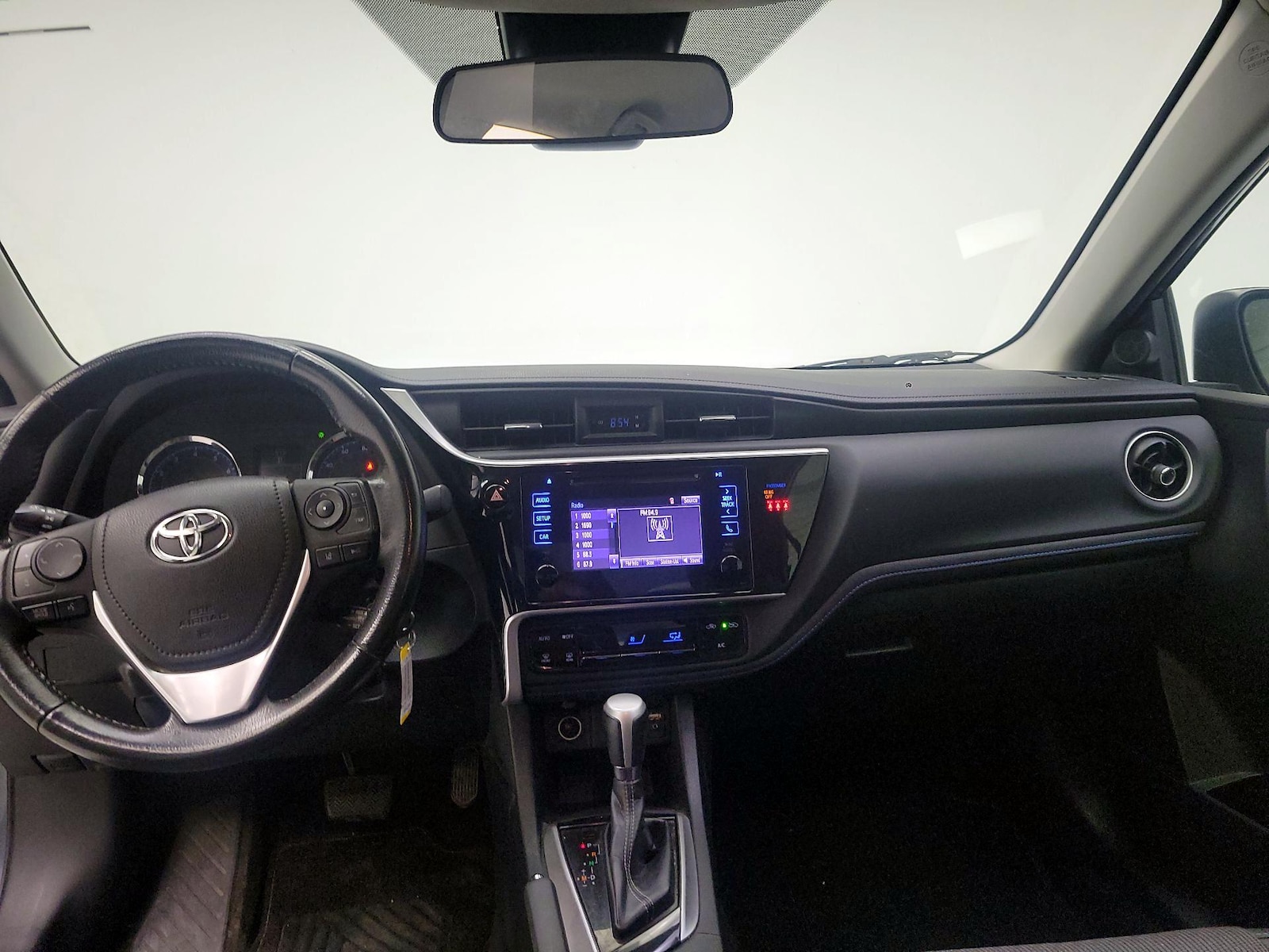 2018 Toyota Corolla SE - Photo 8