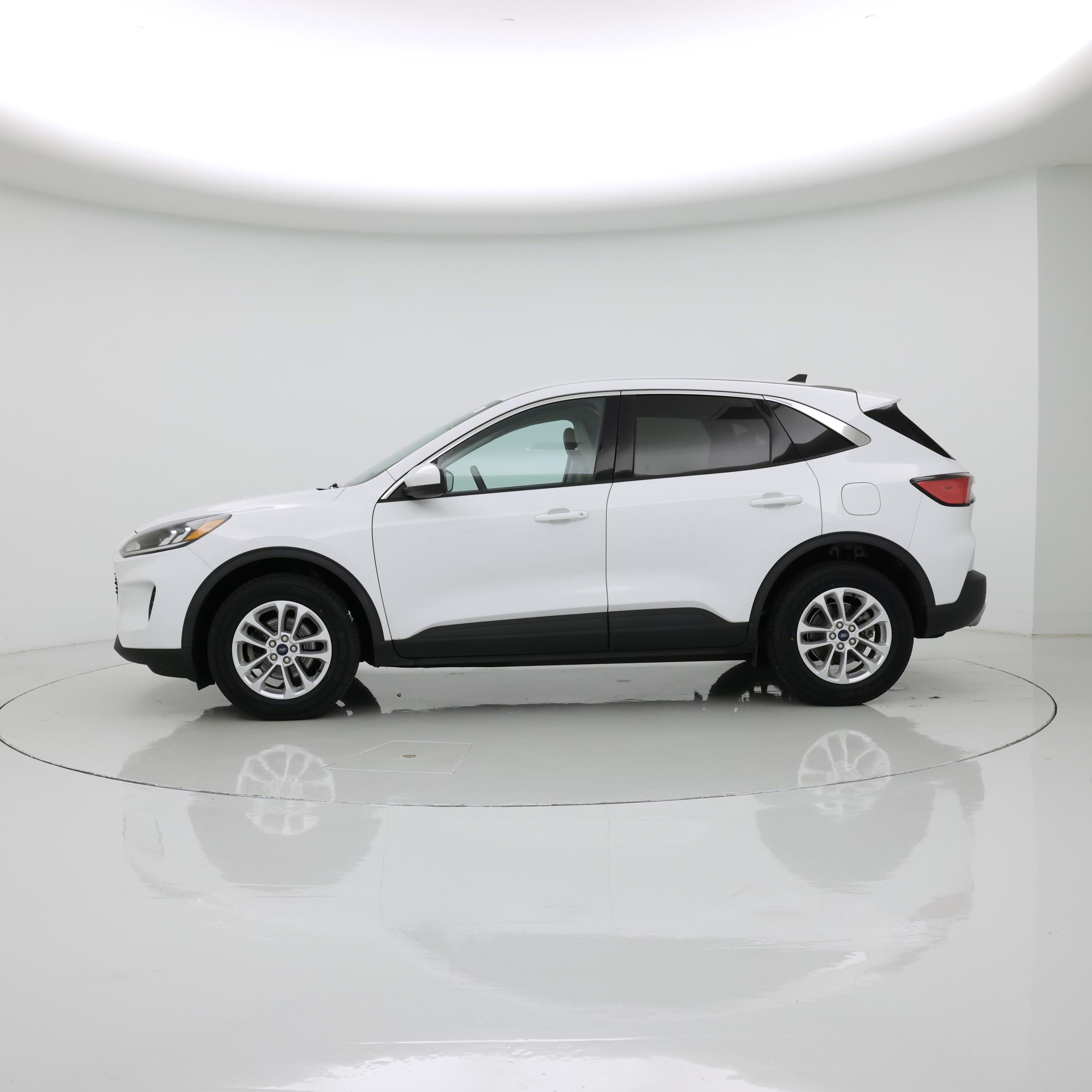 Thumbnail: 2021 Ford Escape - 3