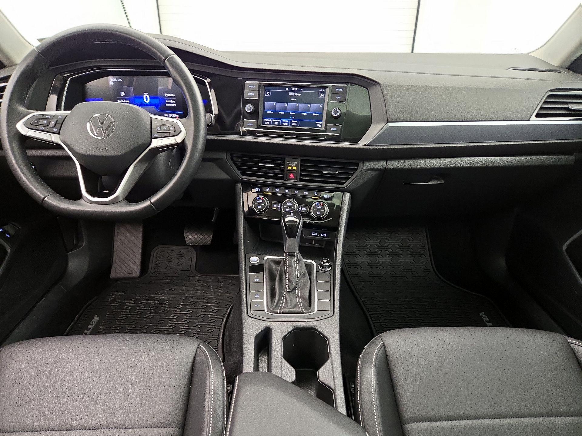 Thumbnail: 2023 Volkswagen Jetta - 9