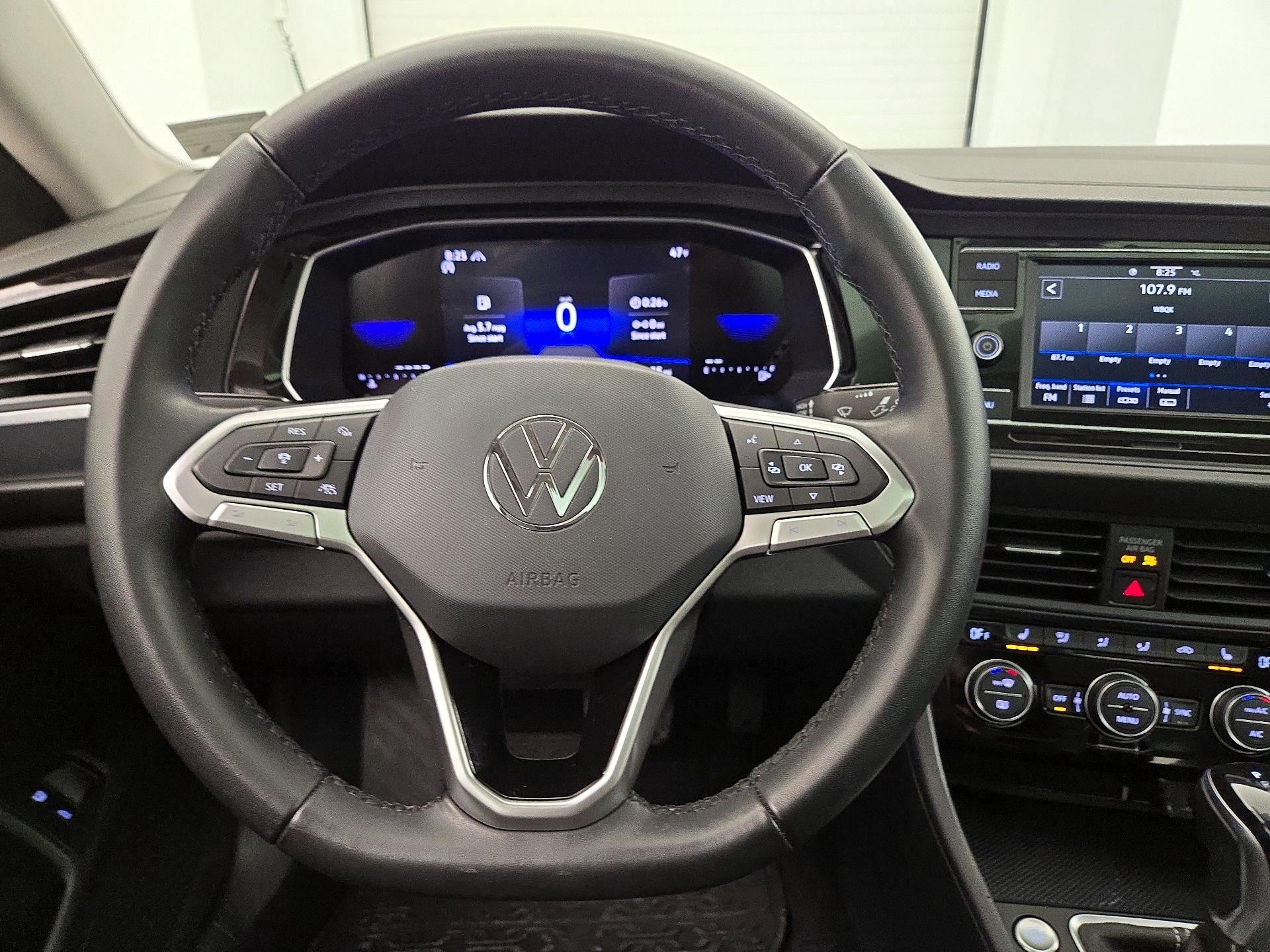 Thumbnail: 2023 Volkswagen Jetta - 10