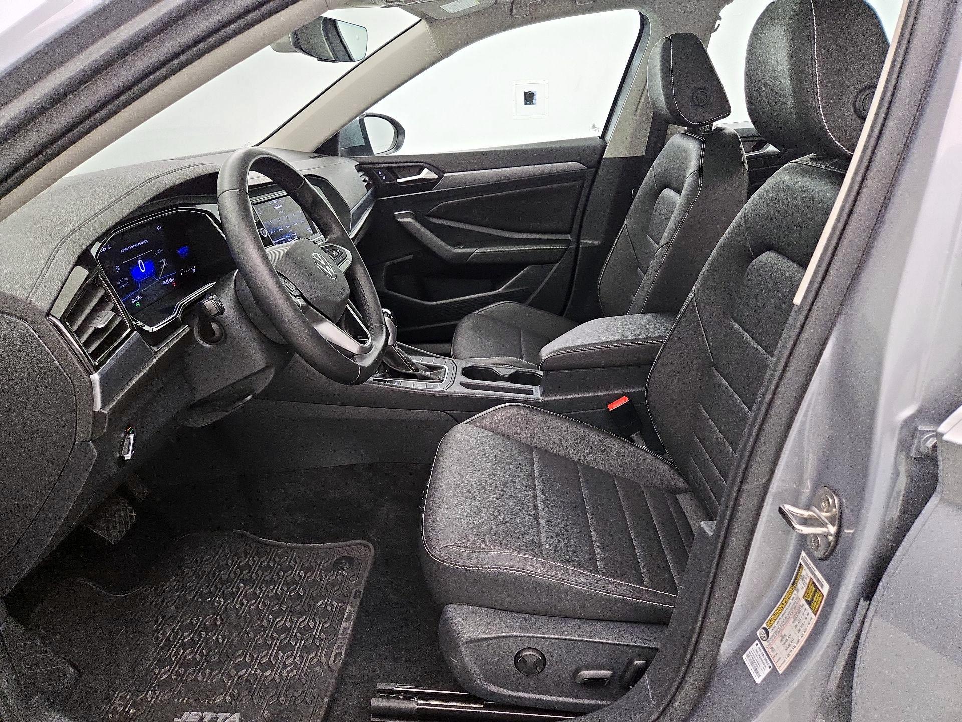 Thumbnail: 2023 Volkswagen Jetta - 11