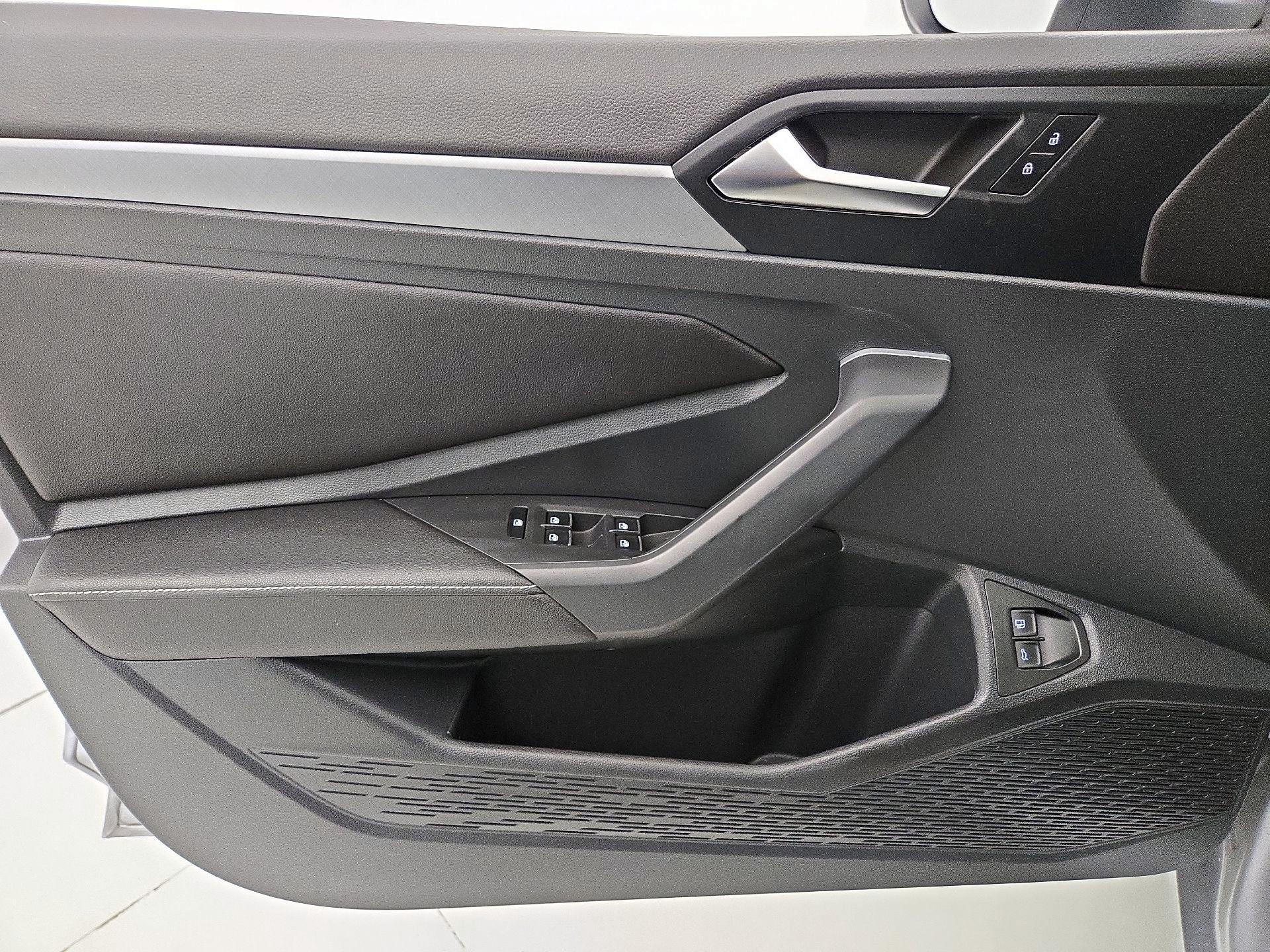 Thumbnail: 2023 Volkswagen Jetta - 12