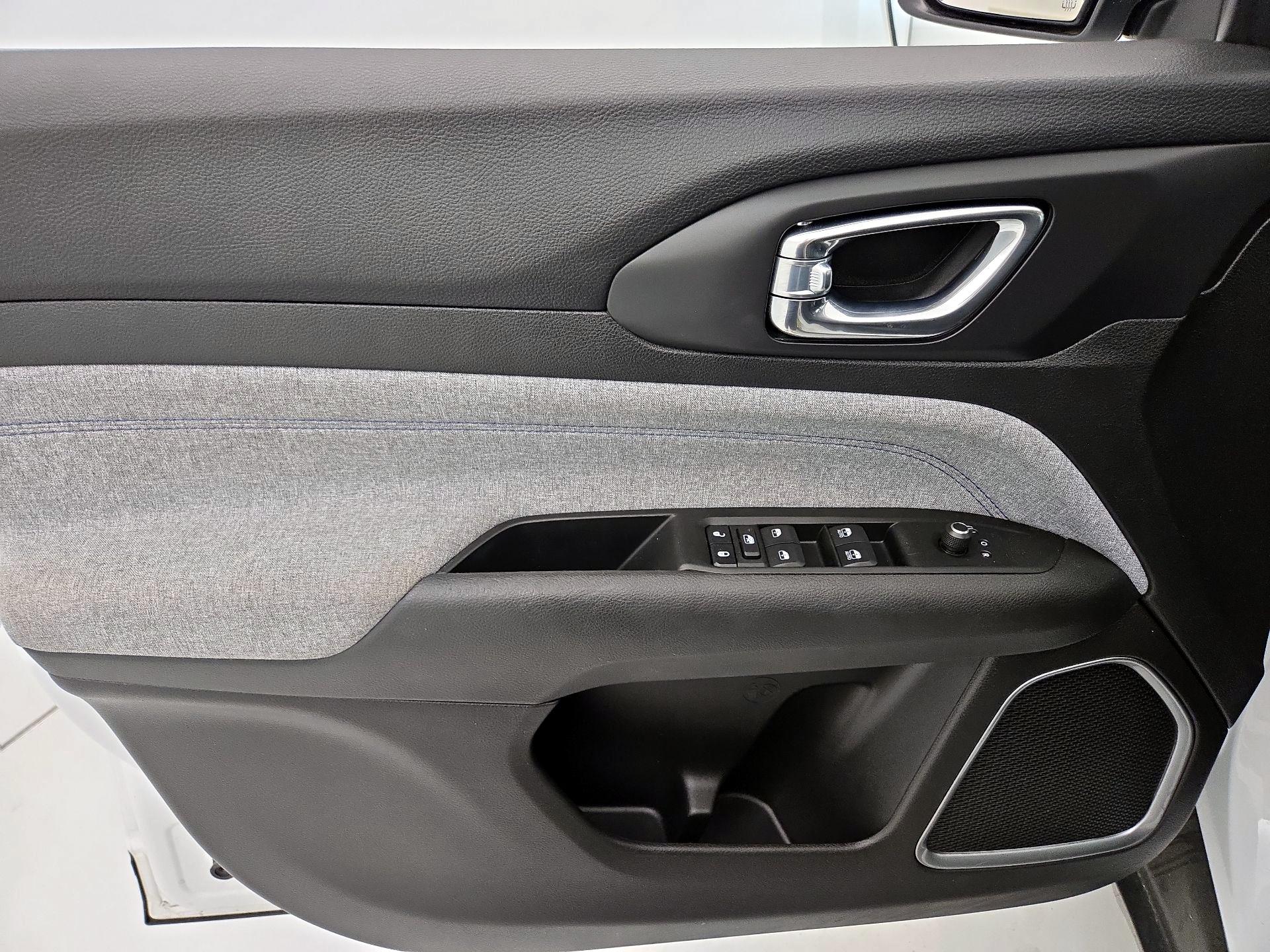 Thumbnail: 2022 Jeep Compass - 12