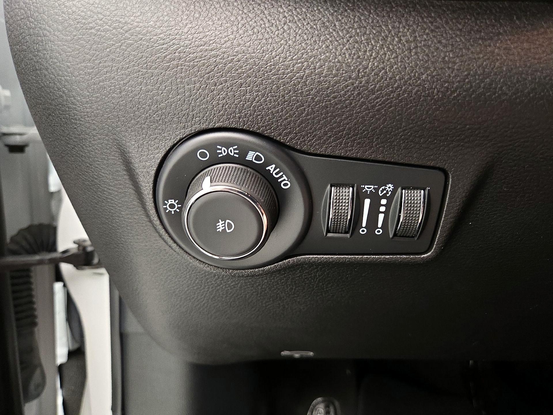 Thumbnail: 2022 Jeep Compass - 13