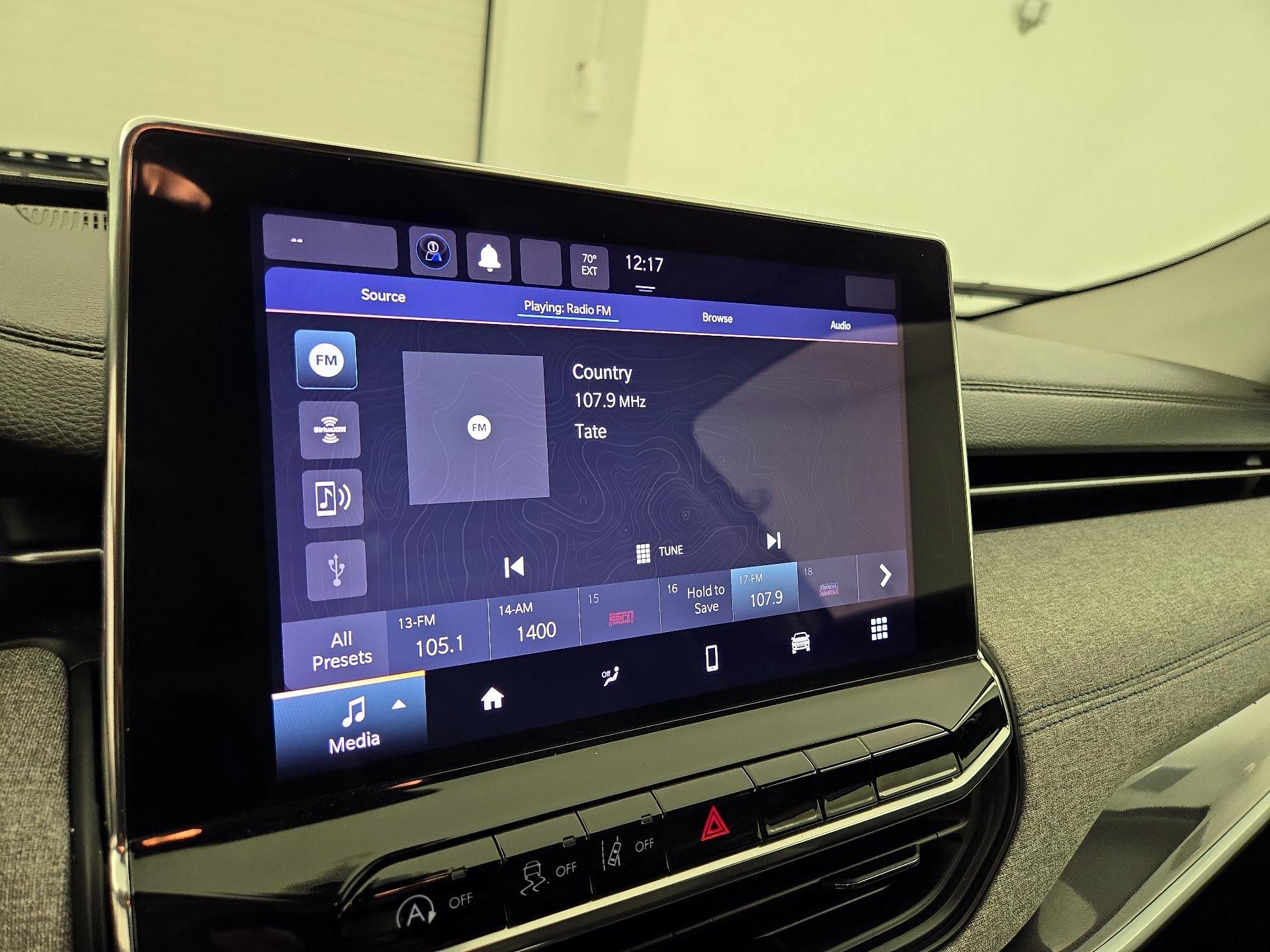 Thumbnail: 2022 Jeep Compass - 15