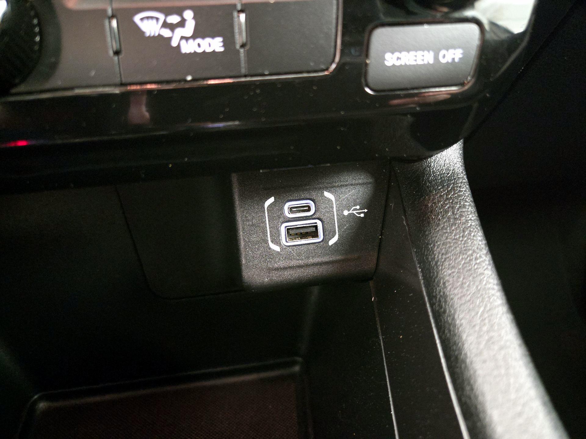 Thumbnail: 2022 Jeep Compass - 18