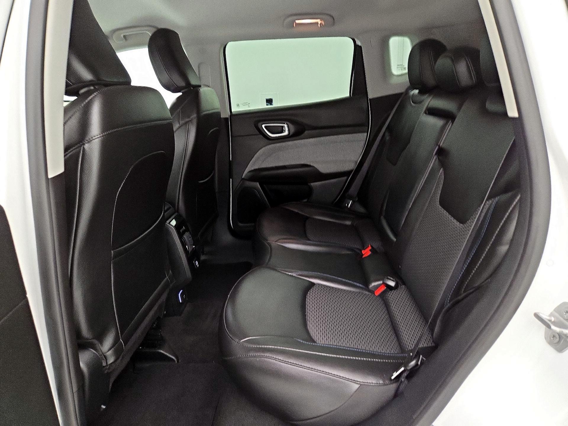 Thumbnail: 2022 Jeep Compass - 19