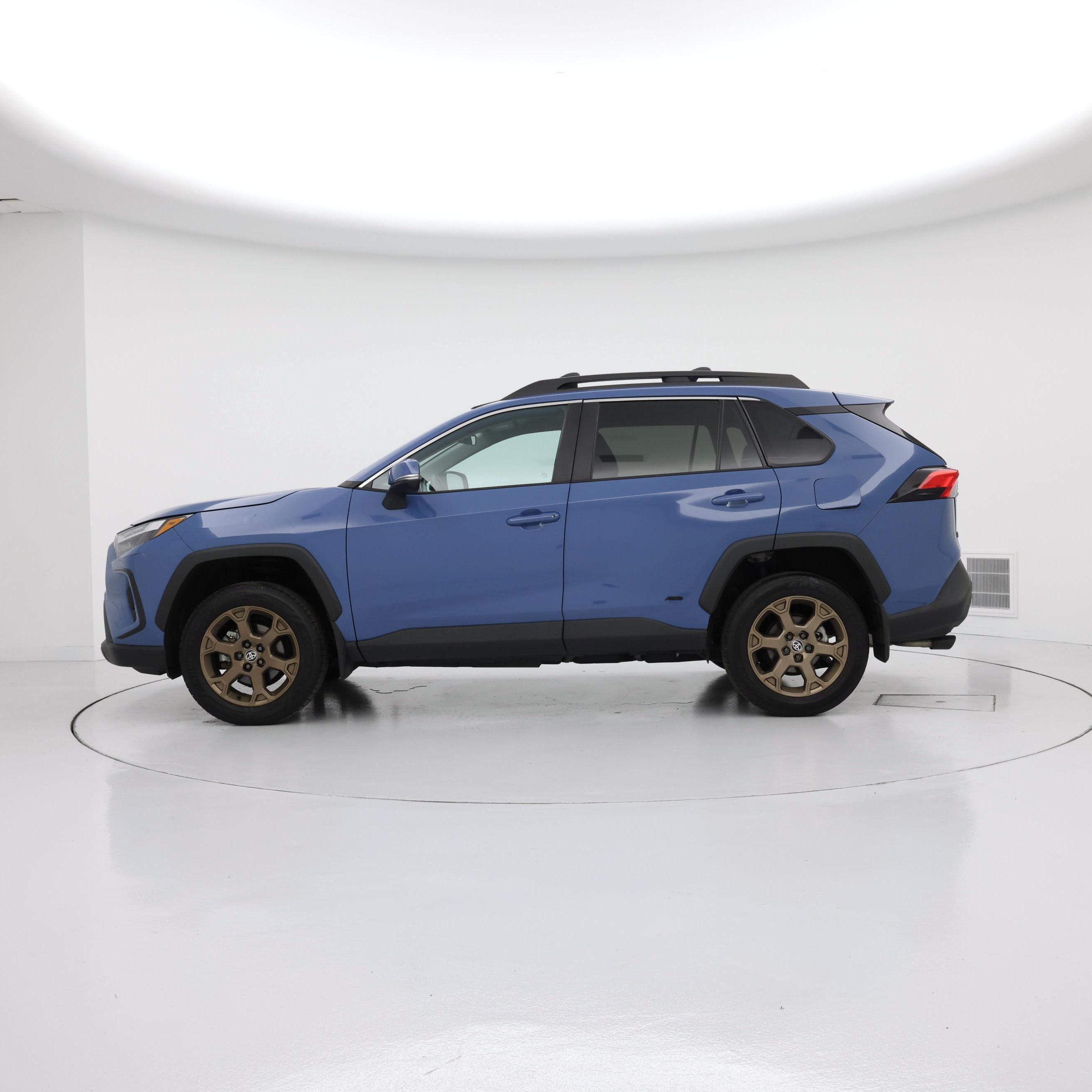 Thumbnail: 2023 Toyota RAV4 - 3