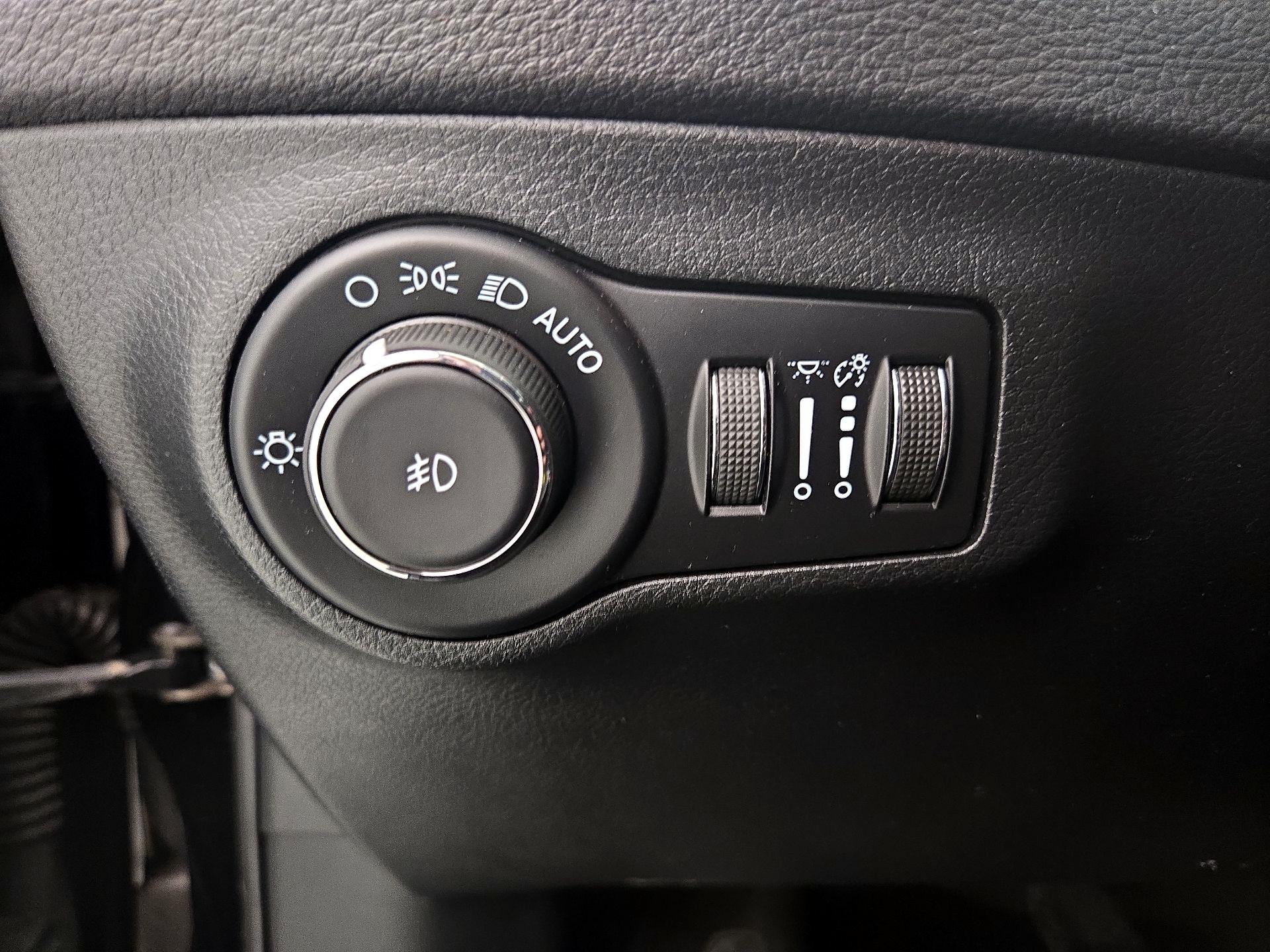 Thumbnail: 2021 Jeep Compass - 13