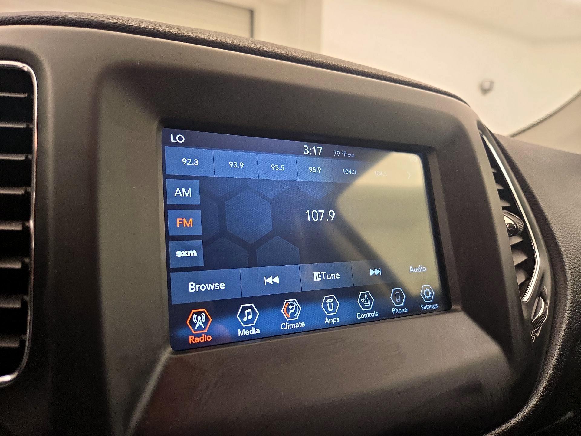 Thumbnail: 2021 Jeep Compass - 15