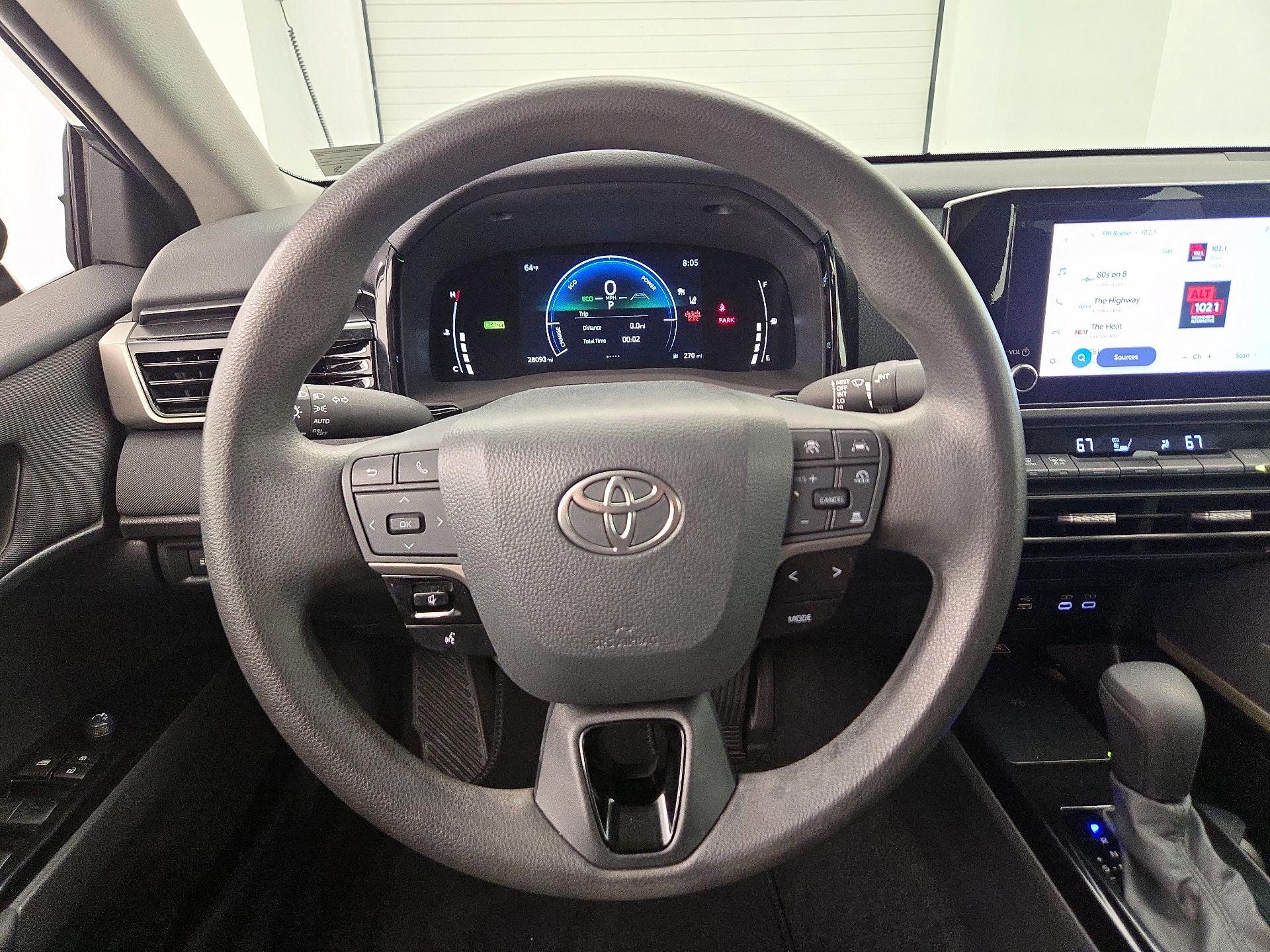 Thumbnail: 2025 Toyota Camry - 10