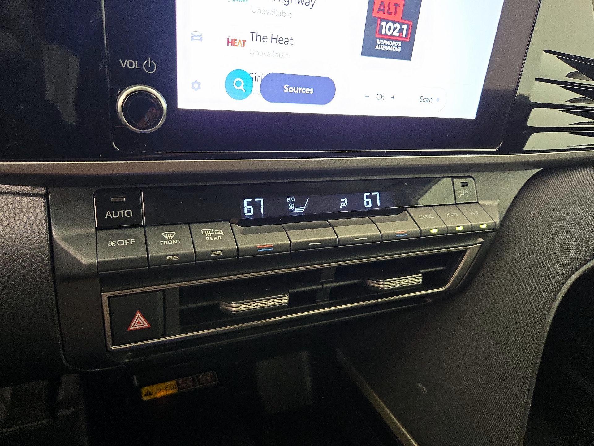 Thumbnail: 2025 Toyota Camry - 16