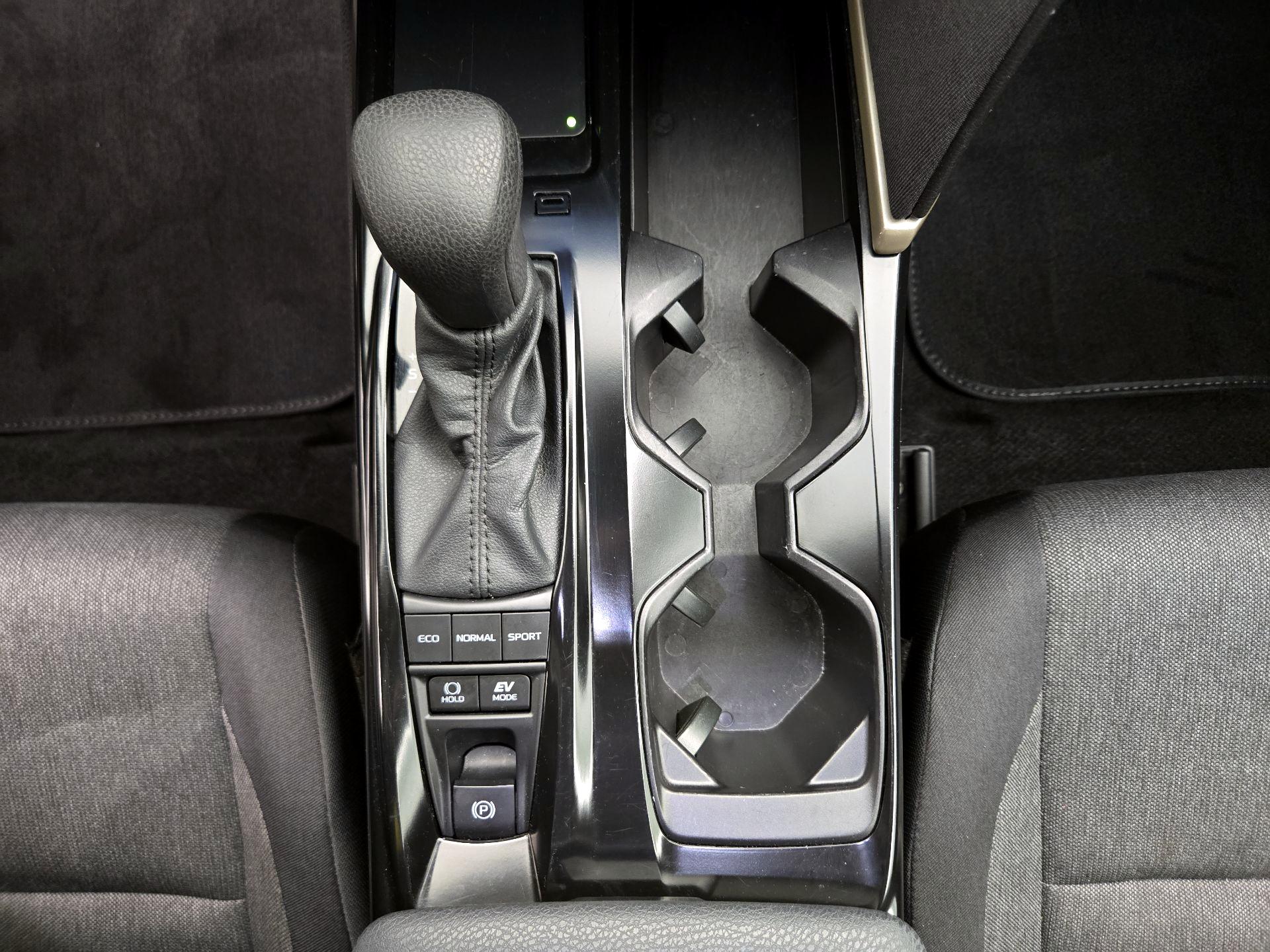 Thumbnail: 2025 Toyota Camry - 17