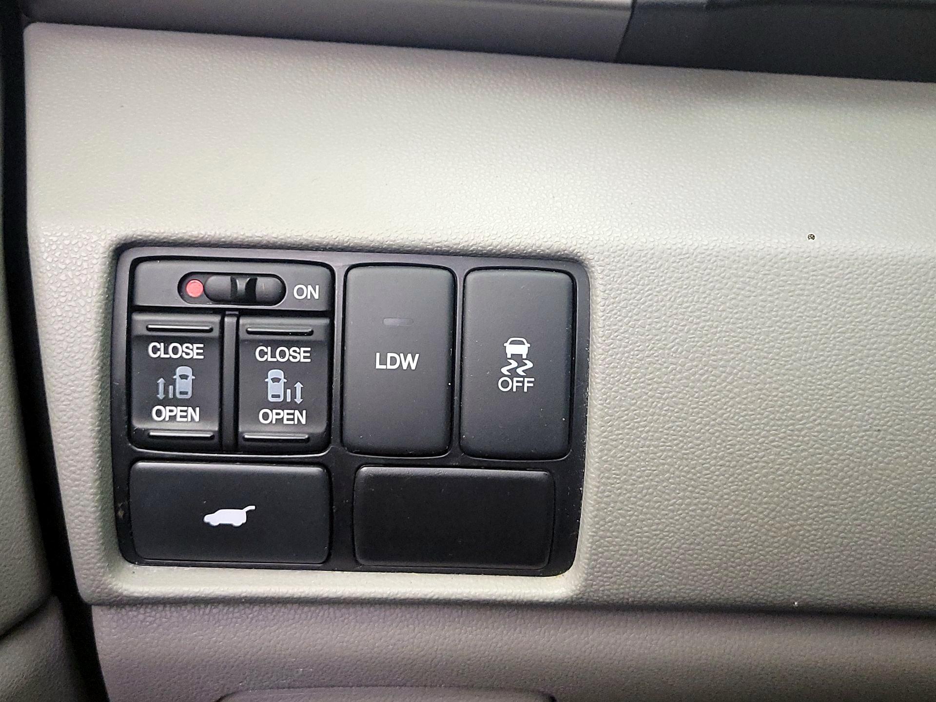 Thumbnail: 2016 Honda Odyssey - 11