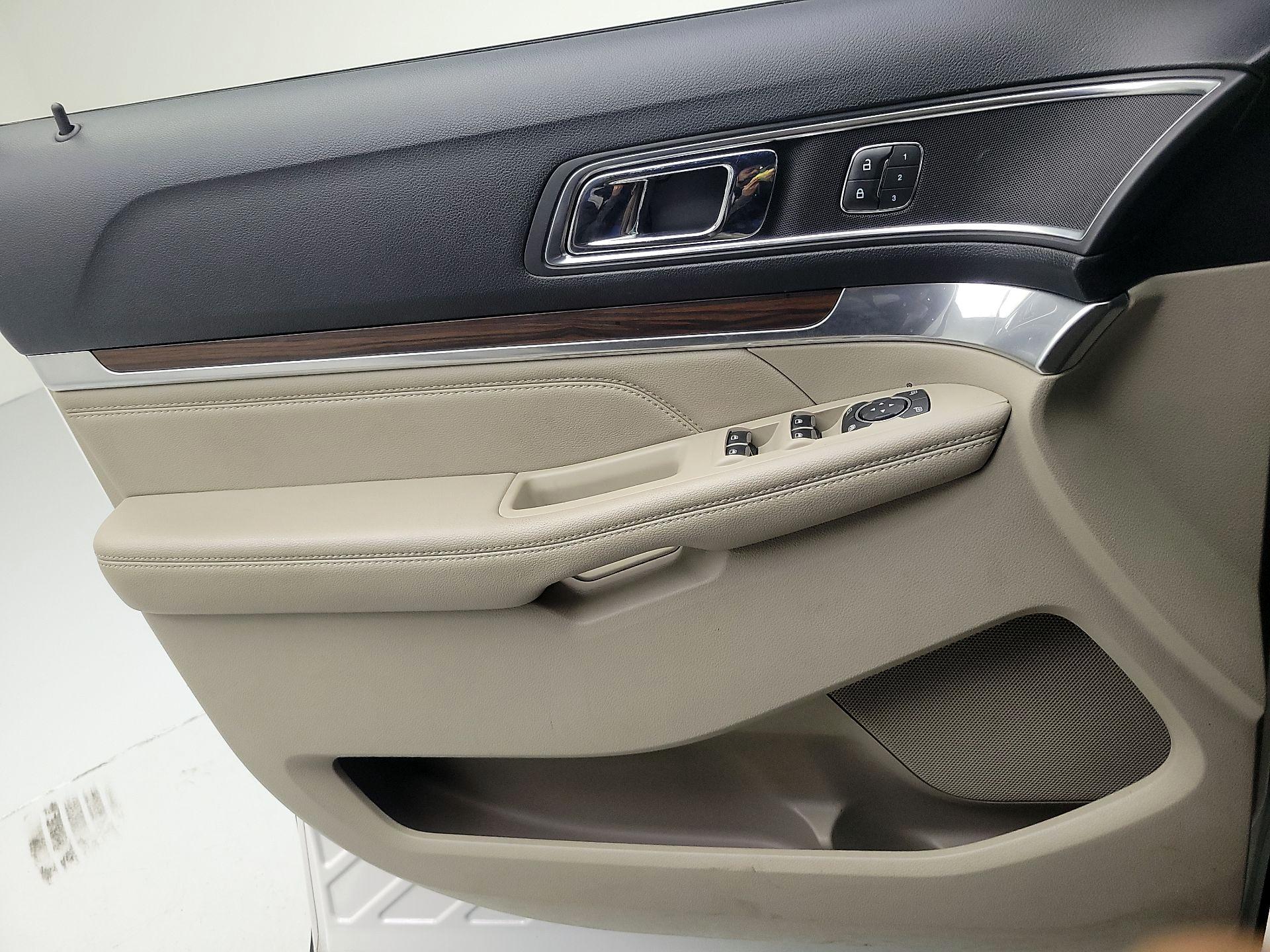 Thumbnail: 2019 Ford Explorer - 10