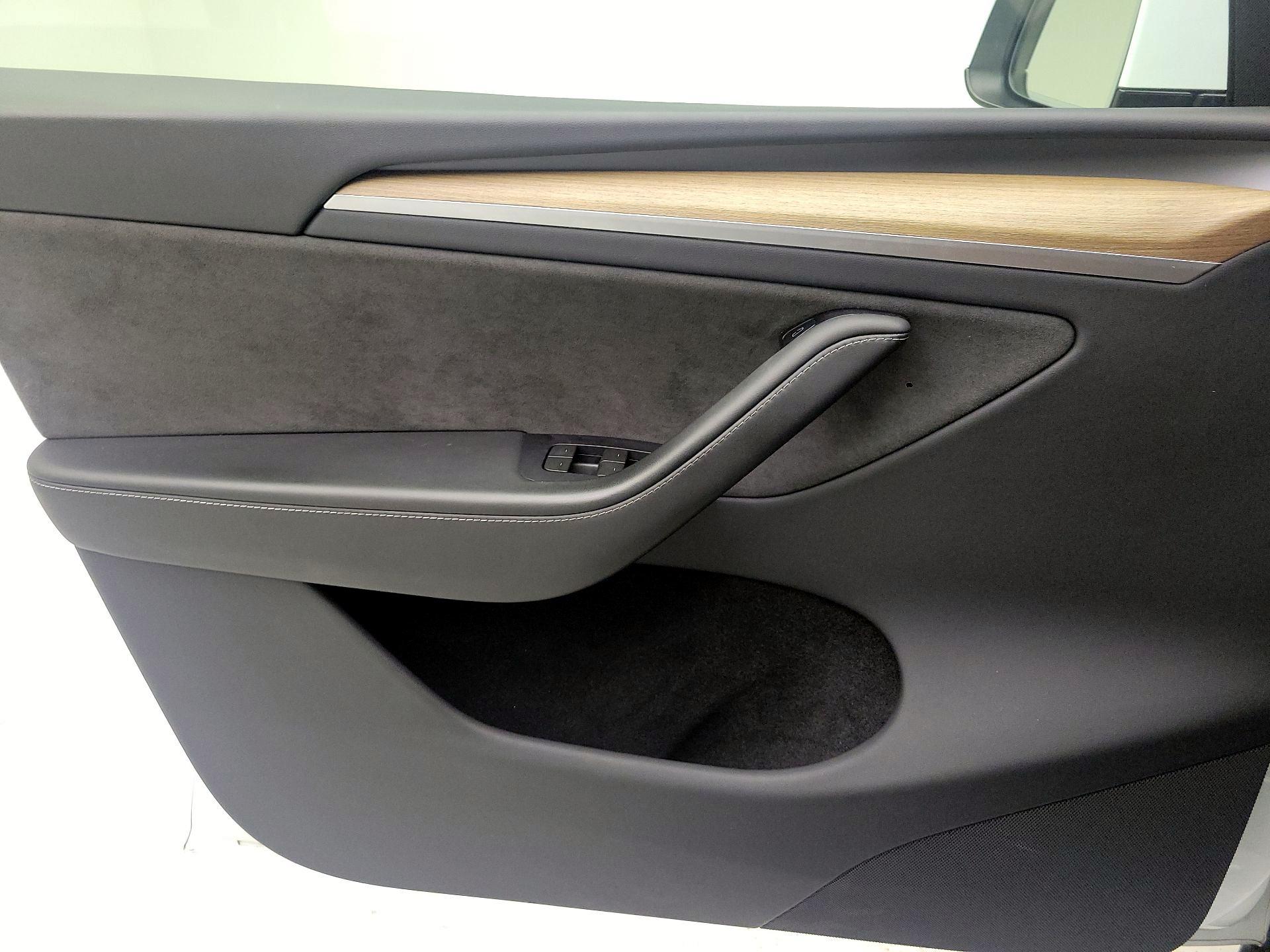 Thumbnail: 2024 Tesla Model Y - 10