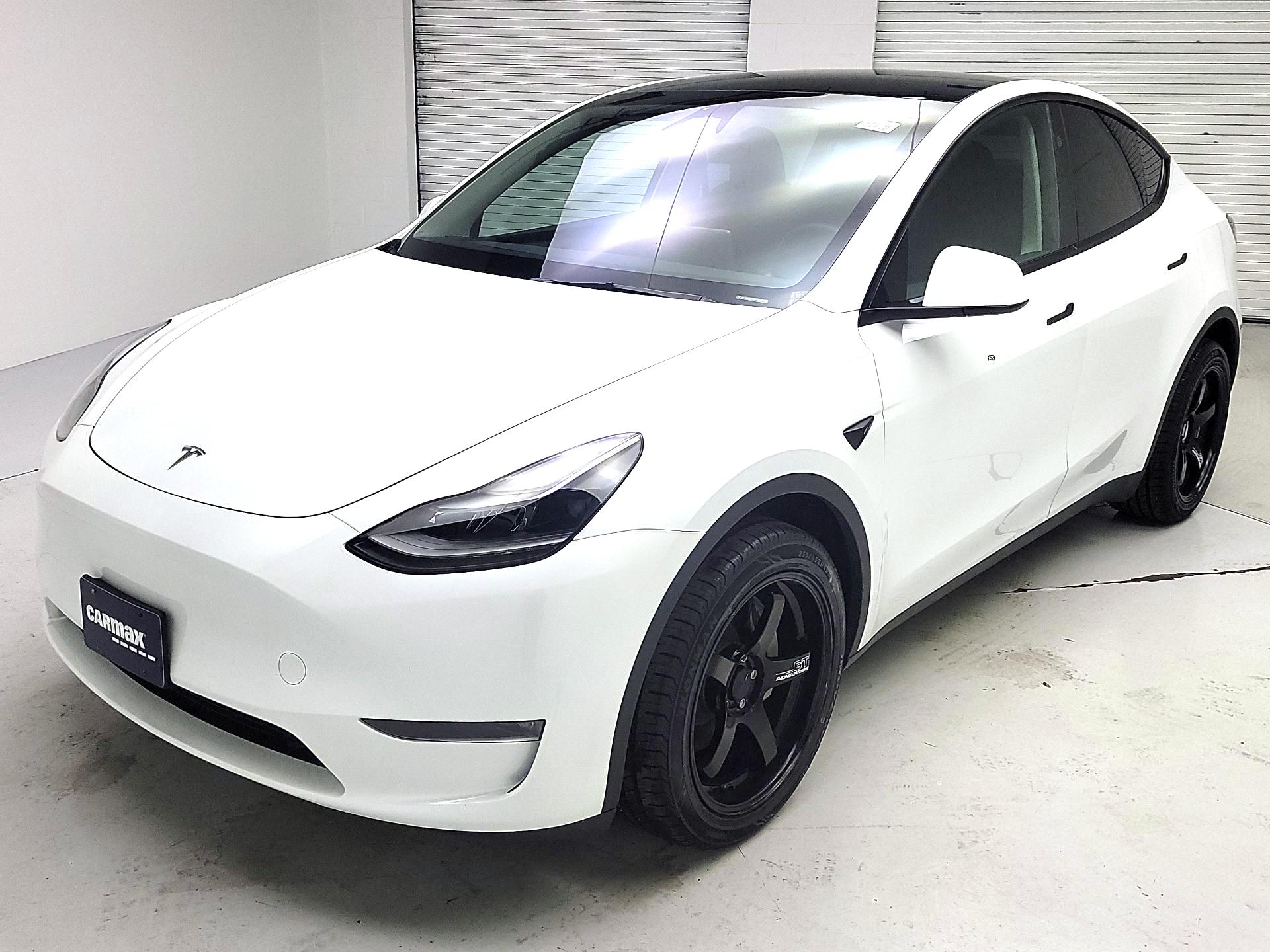 Thumbnail: 2024 Tesla Model Y - 3