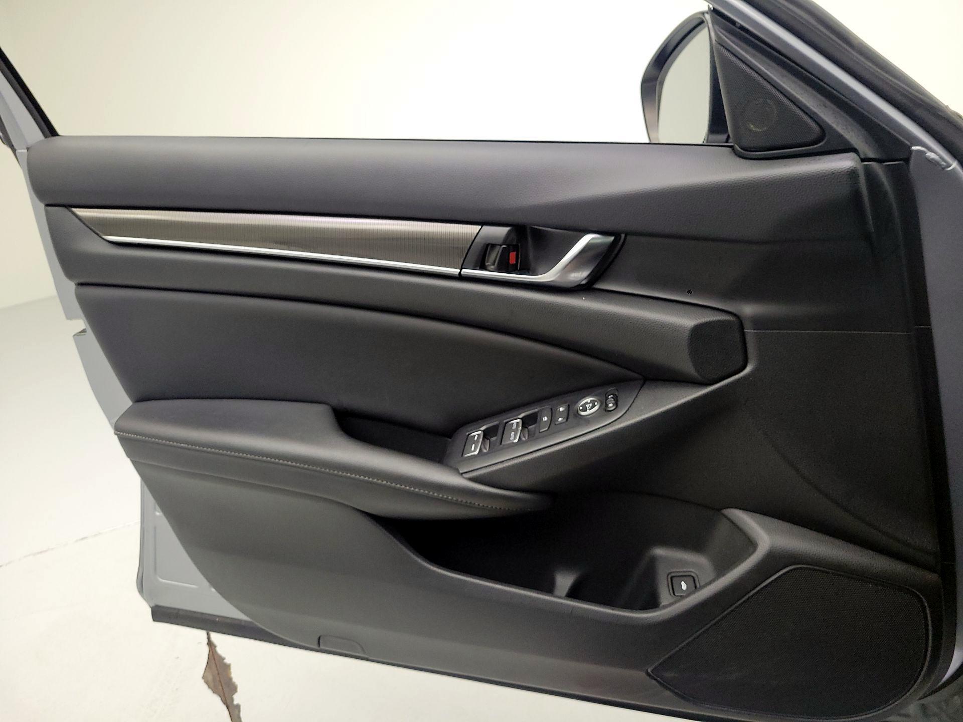 Thumbnail: 2020 Honda Accord - 10