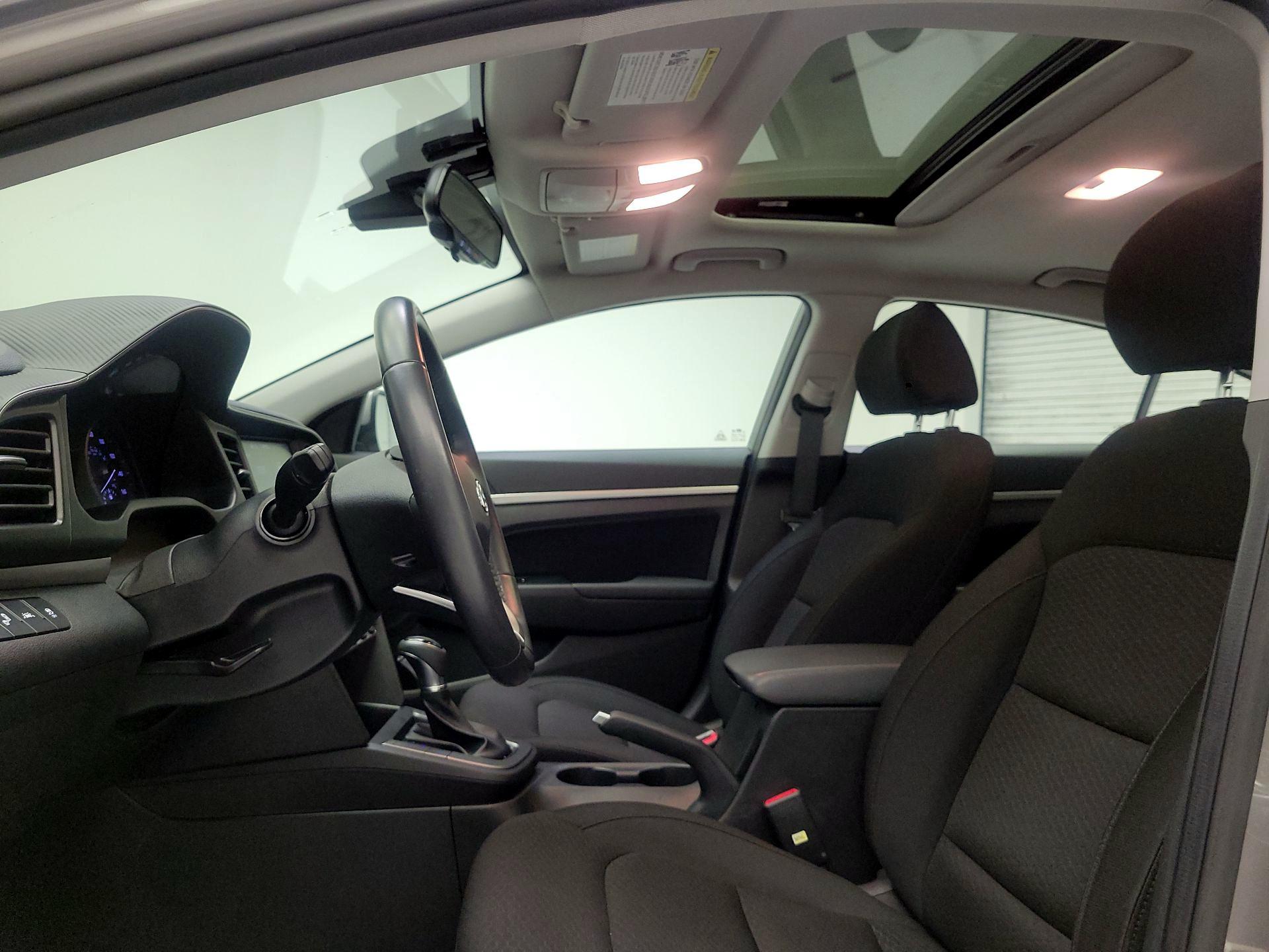 Thumbnail: 2020 Hyundai Elantra - 17