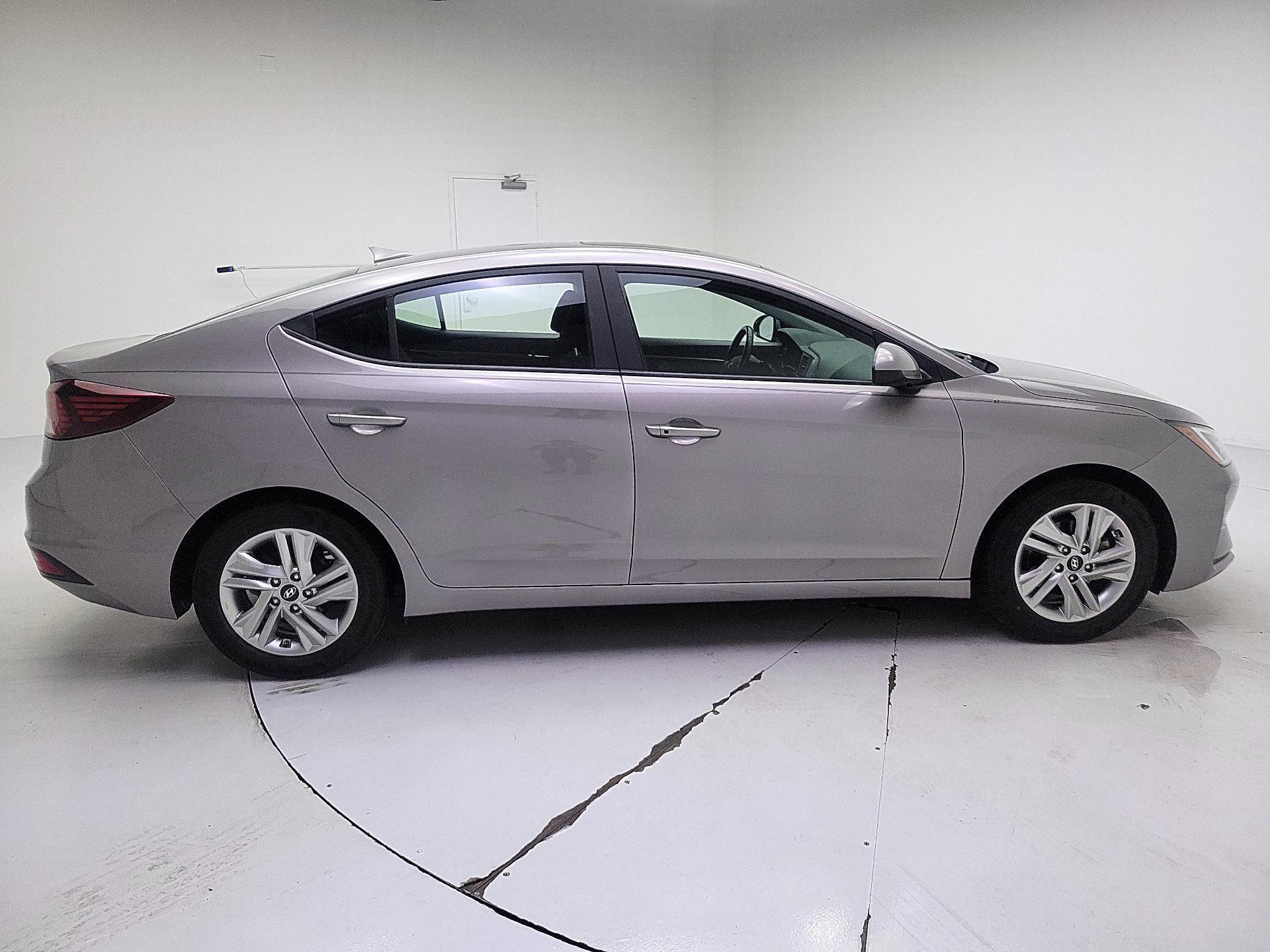 Thumbnail: 2020 Hyundai Elantra - 4