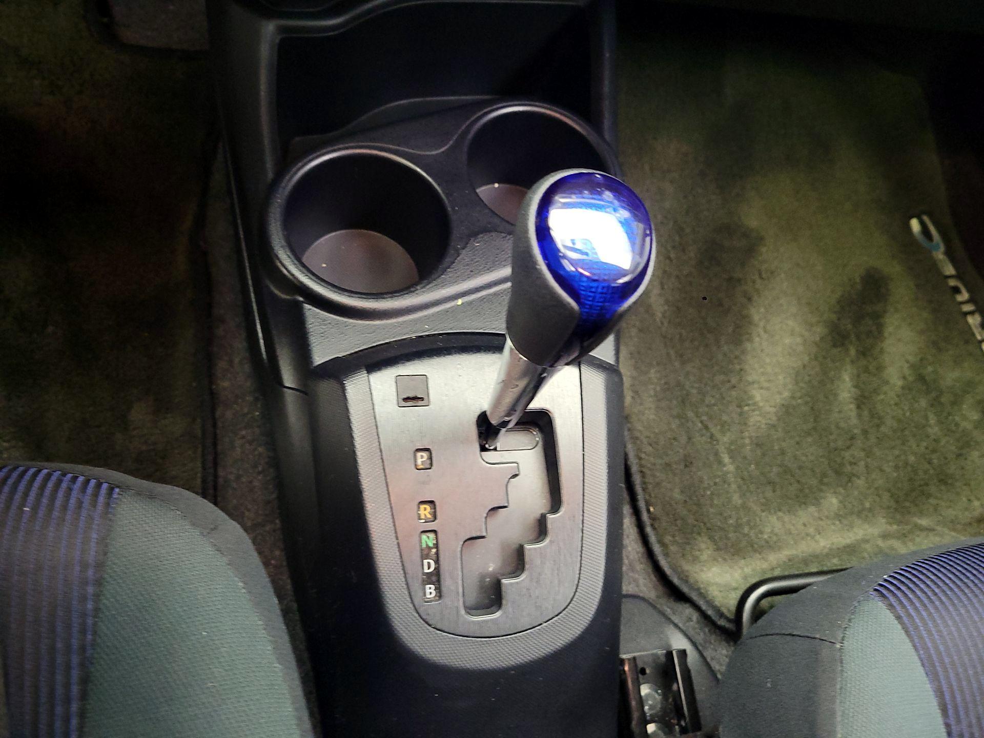 Thumbnail: 2015 Toyota Prius c - 14