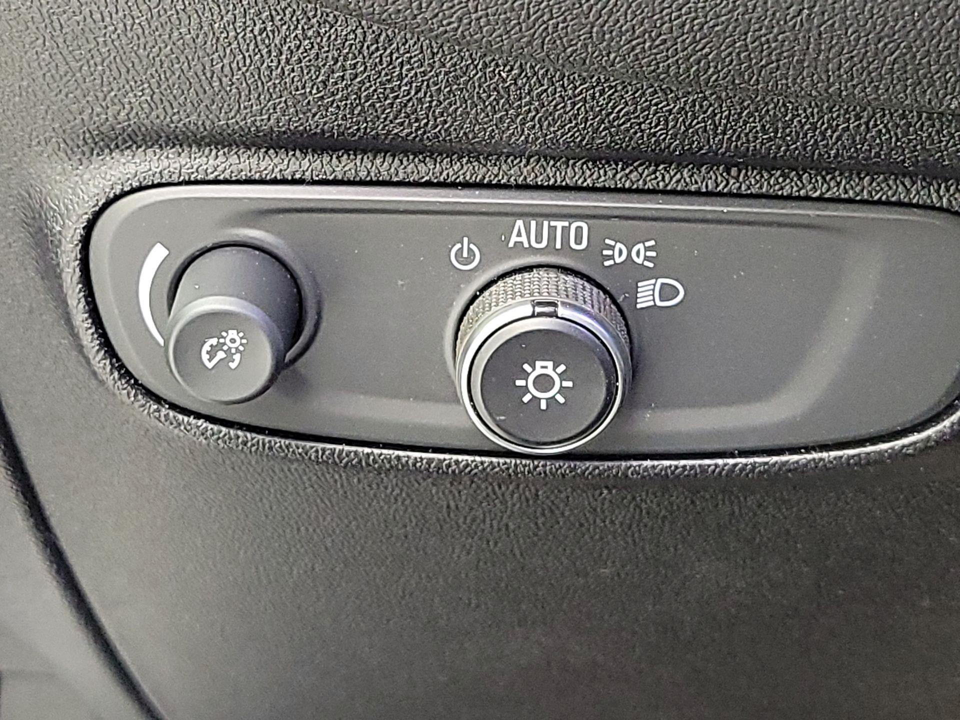 Thumbnail: 2019 Chevrolet Equinox - 11