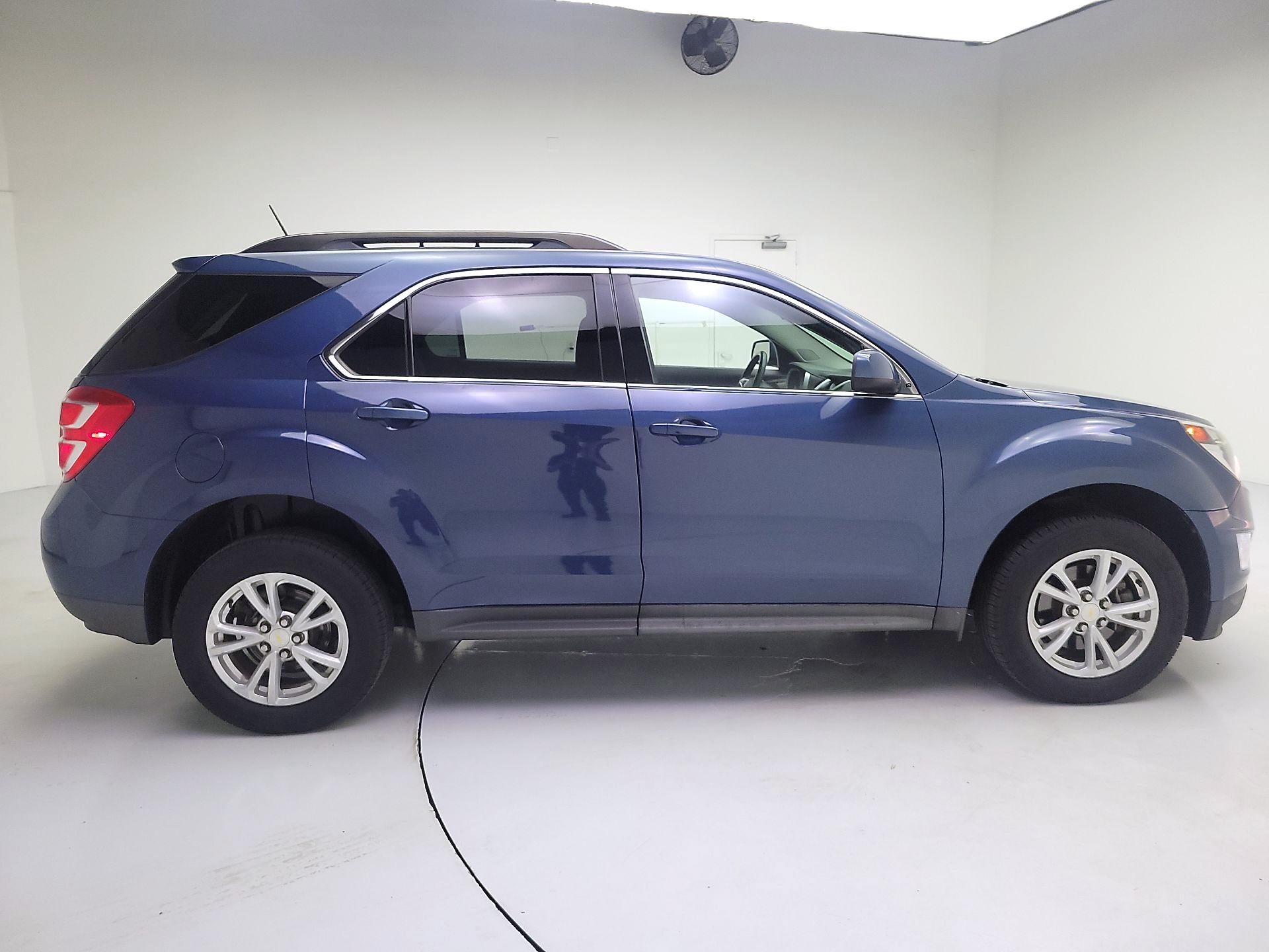 Thumbnail: 2017 Chevrolet Equinox - 4