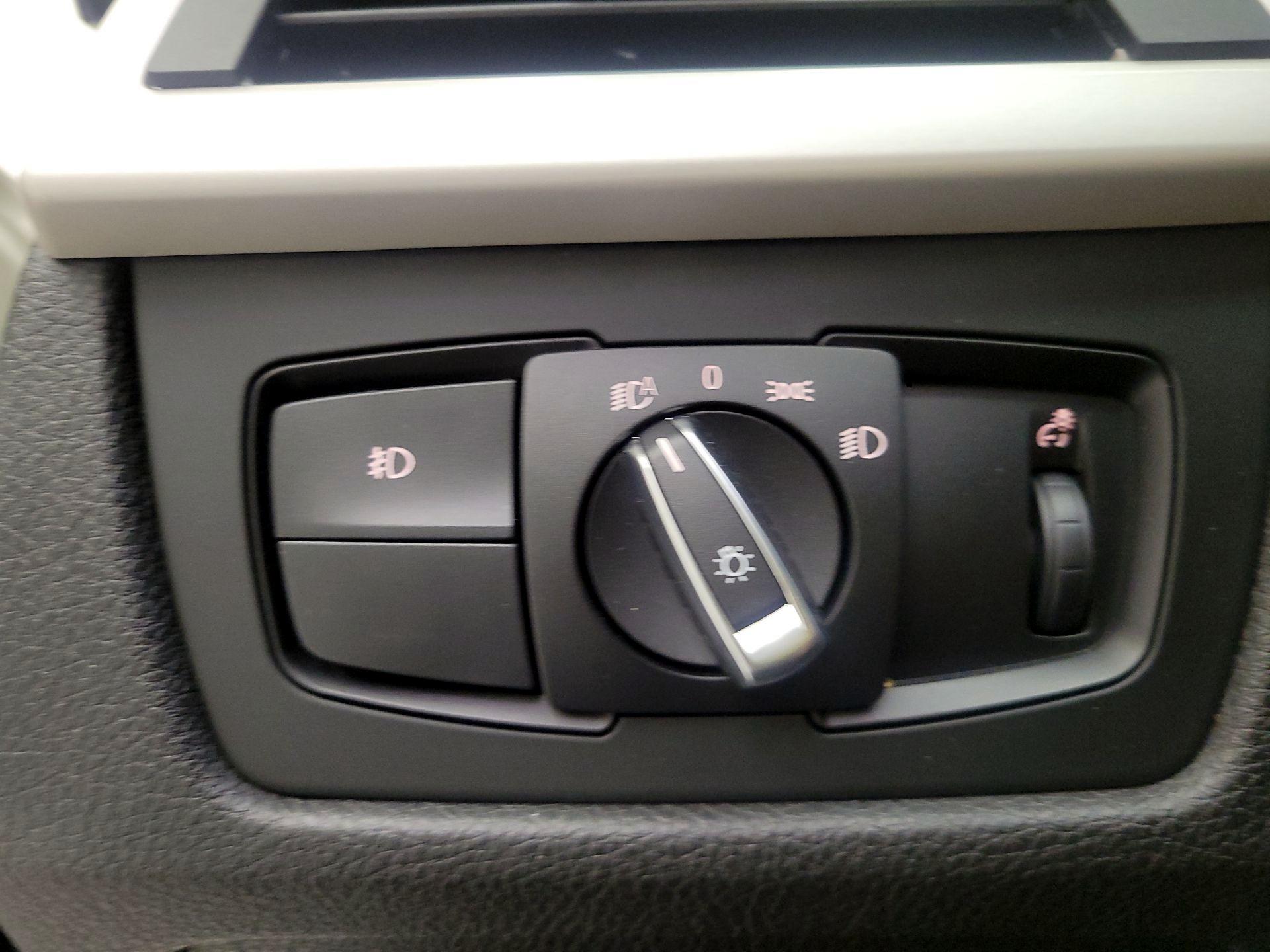 Thumbnail: 2015 BMW 3 Series - 11