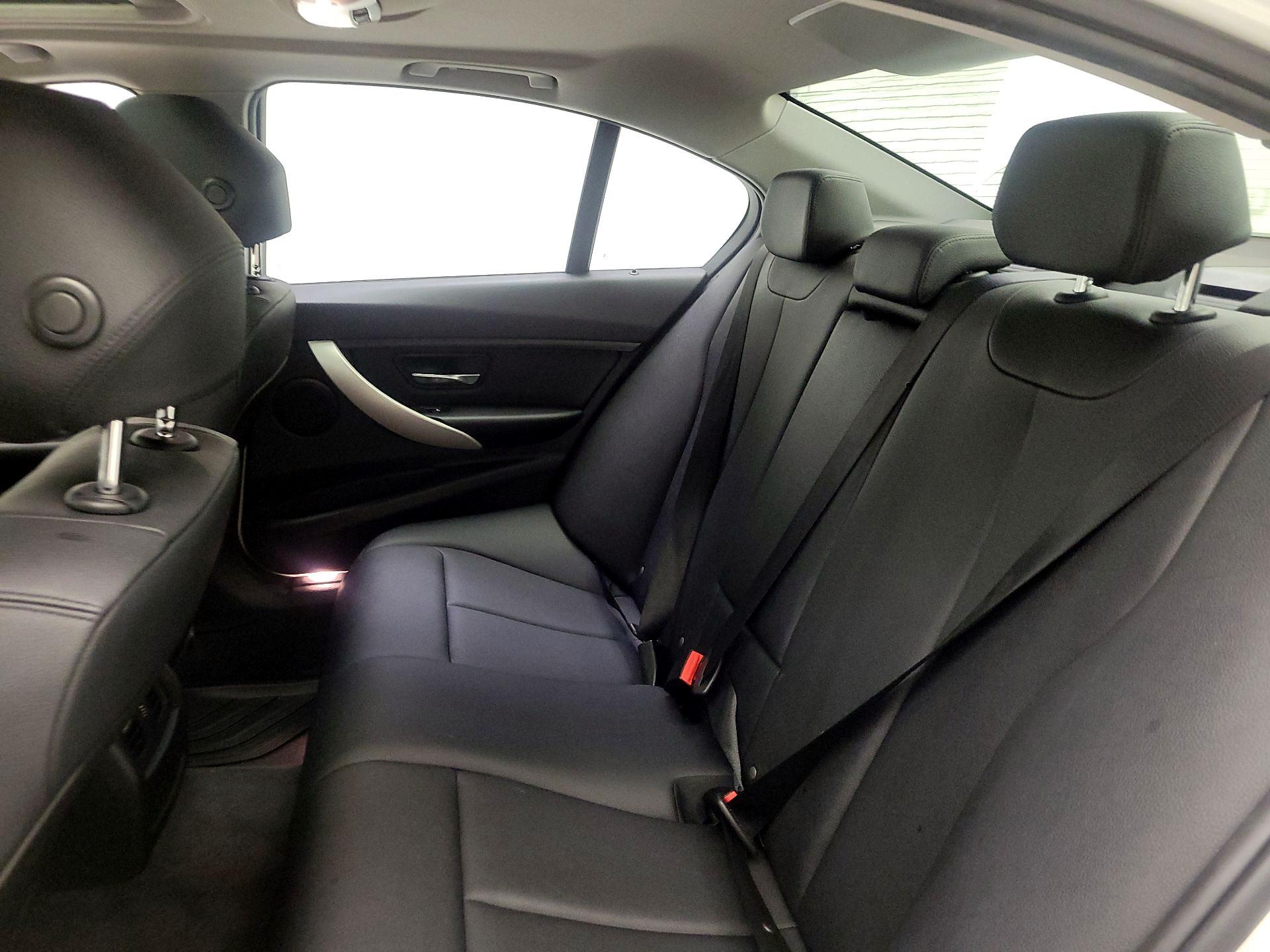 Thumbnail: 2015 BMW 3 Series - 18