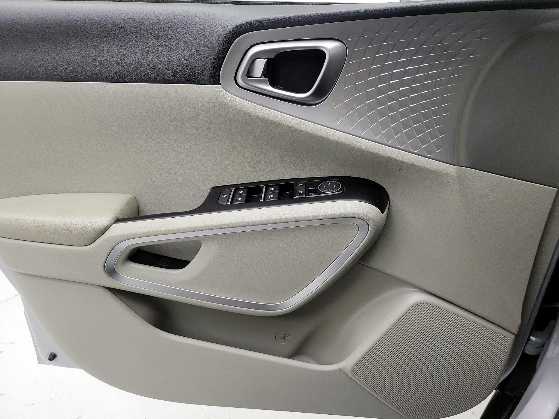 Thumbnail: 2021 Kia Soul - 10