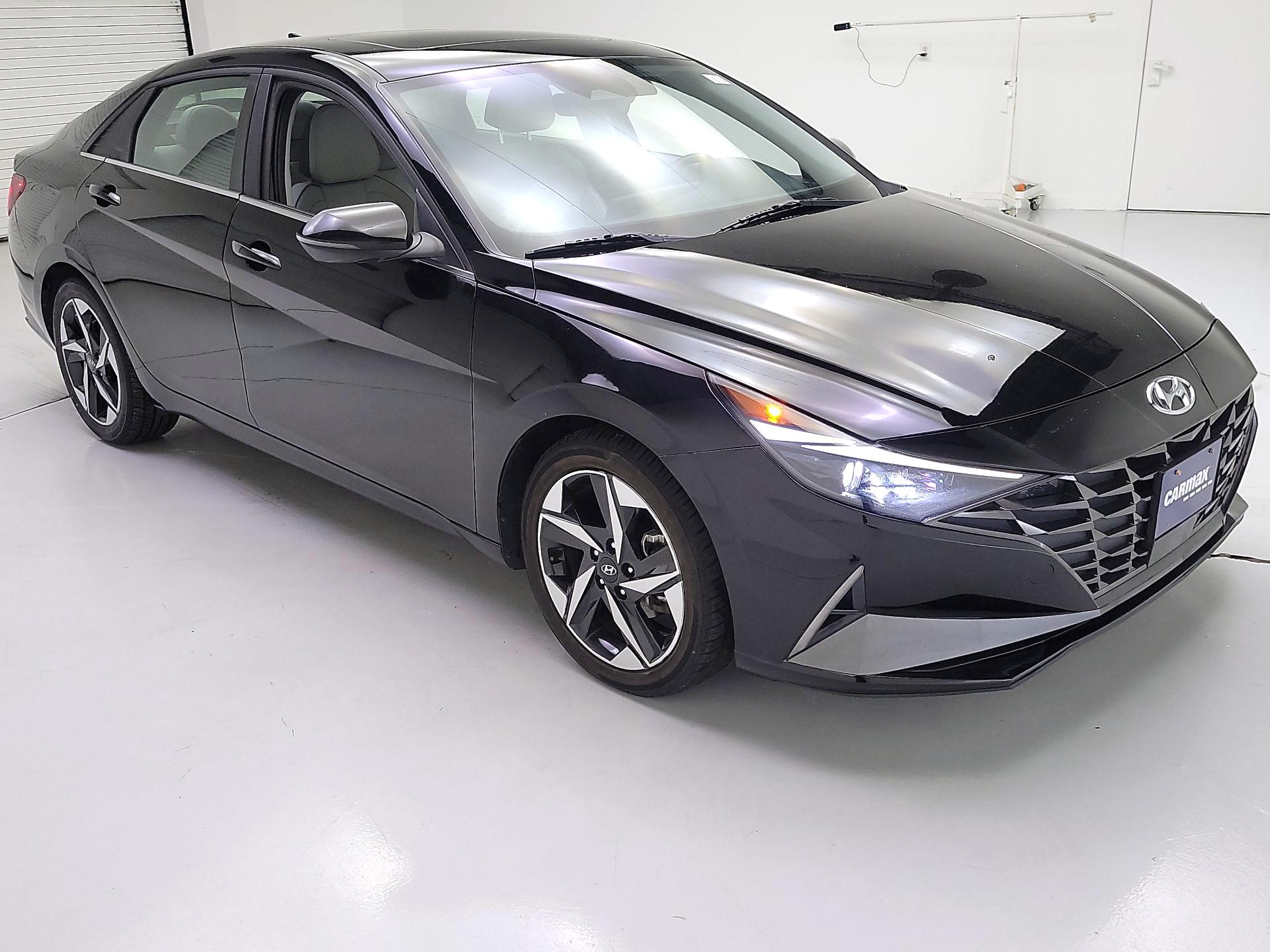 Thumbnail: 2022 Hyundai Elantra - 1