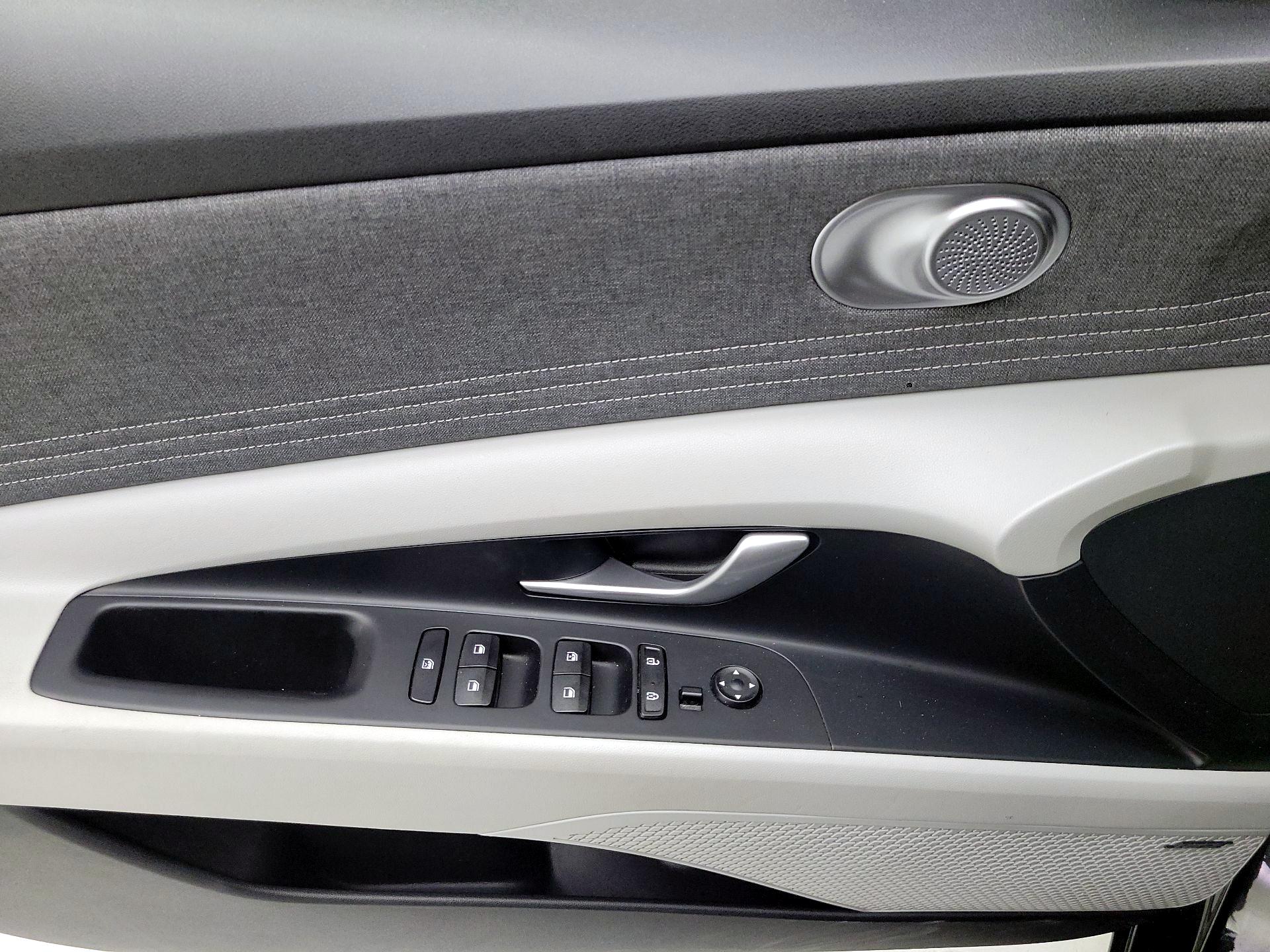 Thumbnail: 2022 Hyundai Elantra - 10