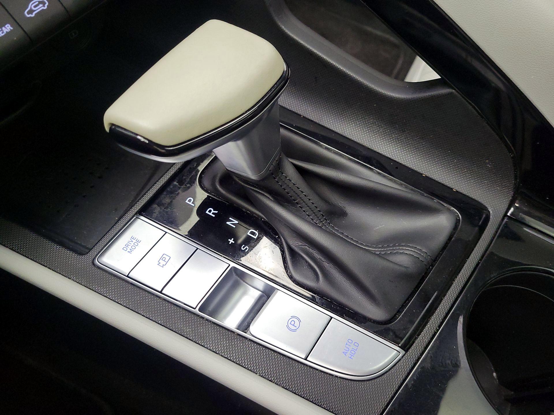 Thumbnail: 2022 Hyundai Elantra - 16