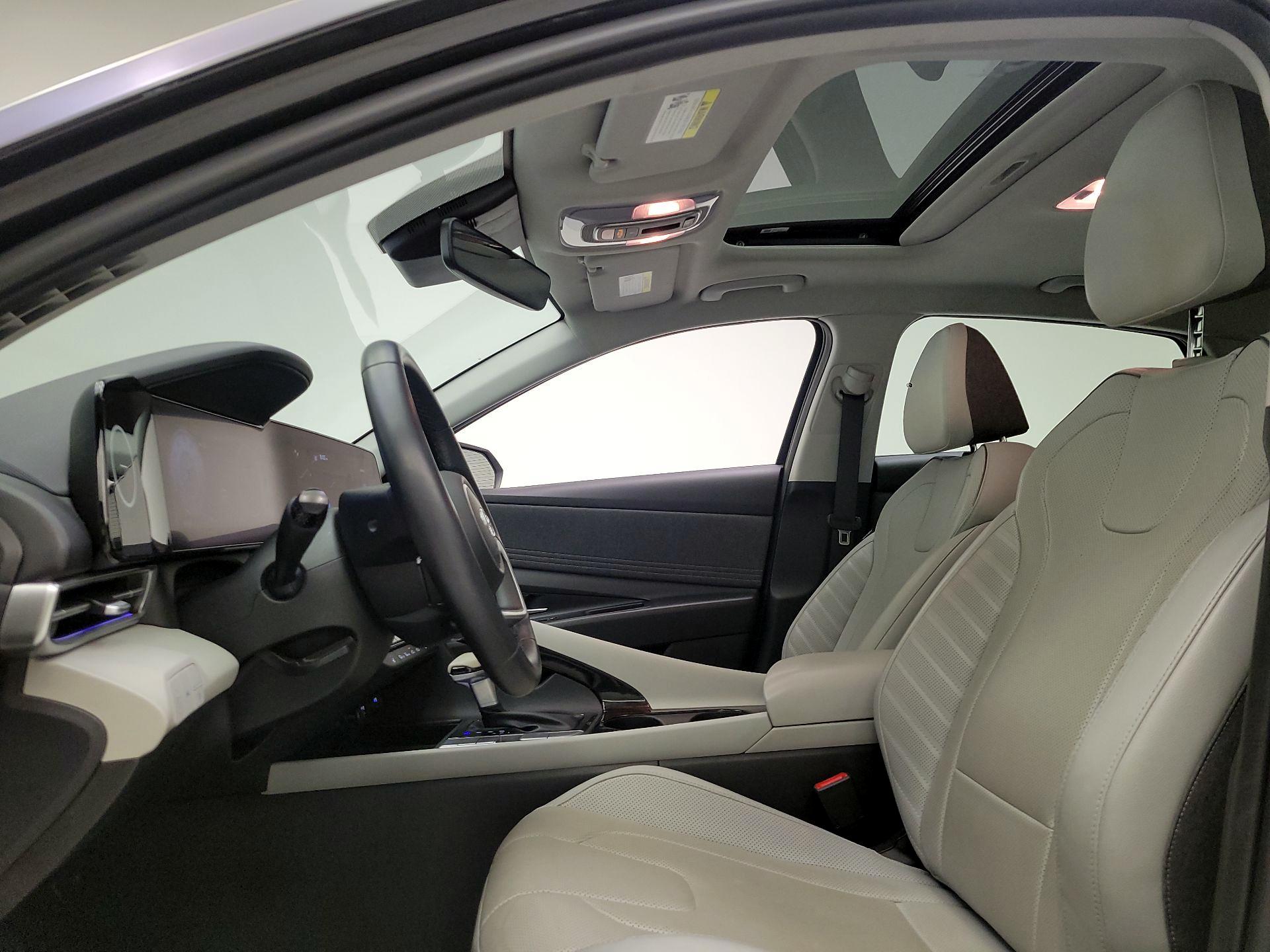 Thumbnail: 2022 Hyundai Elantra - 18